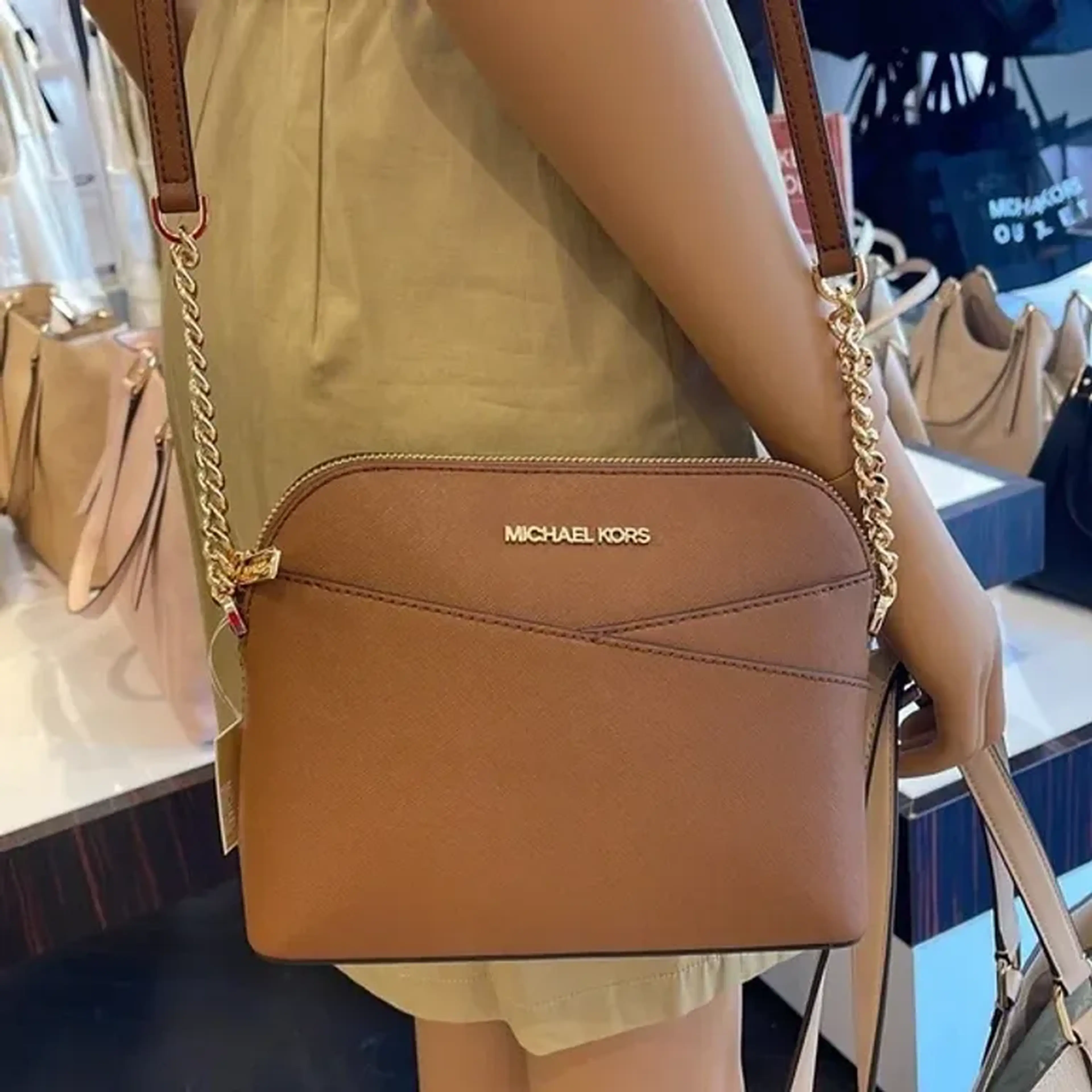 Mk Jet Set Travel Logo Dome imagem