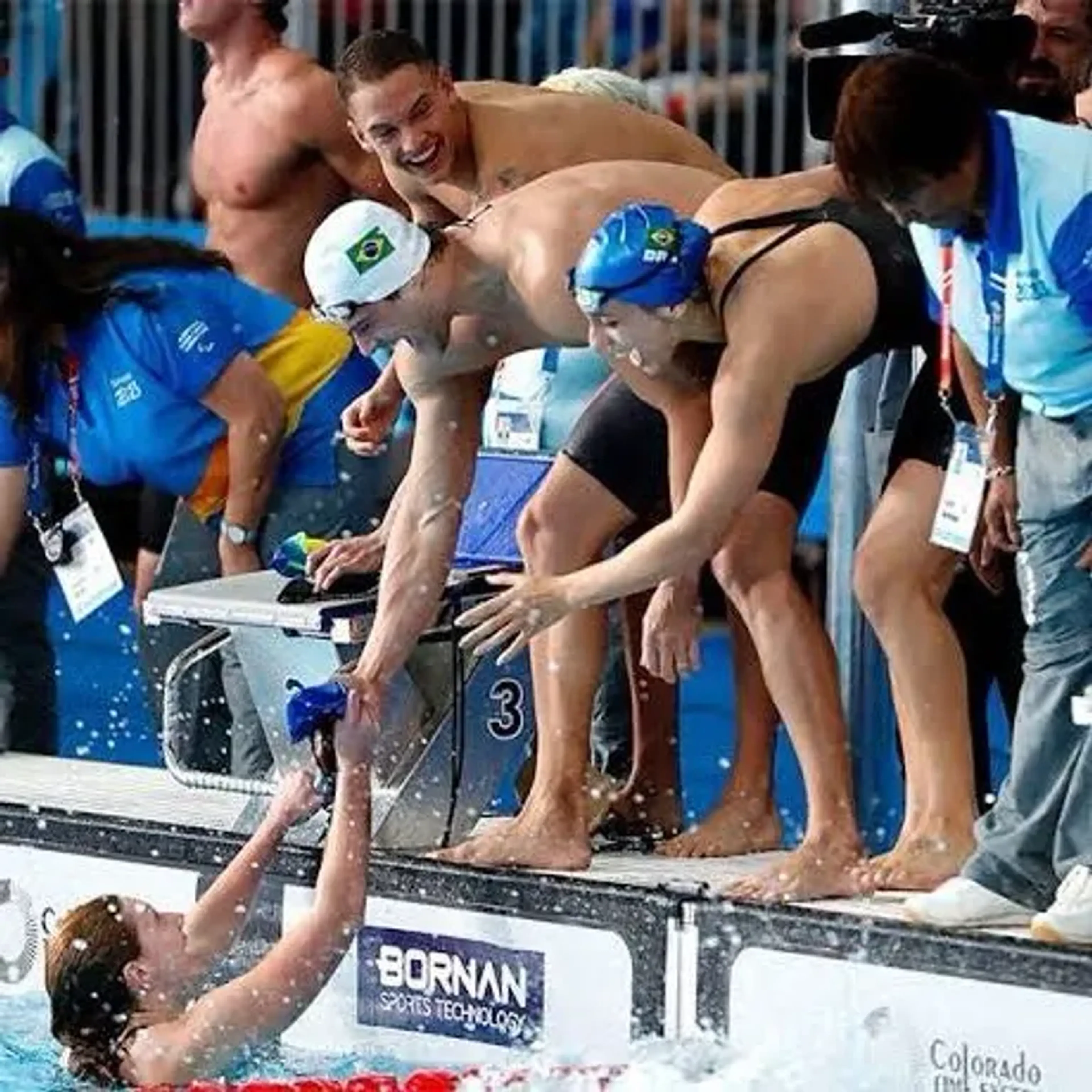 Natação revezamento imagem