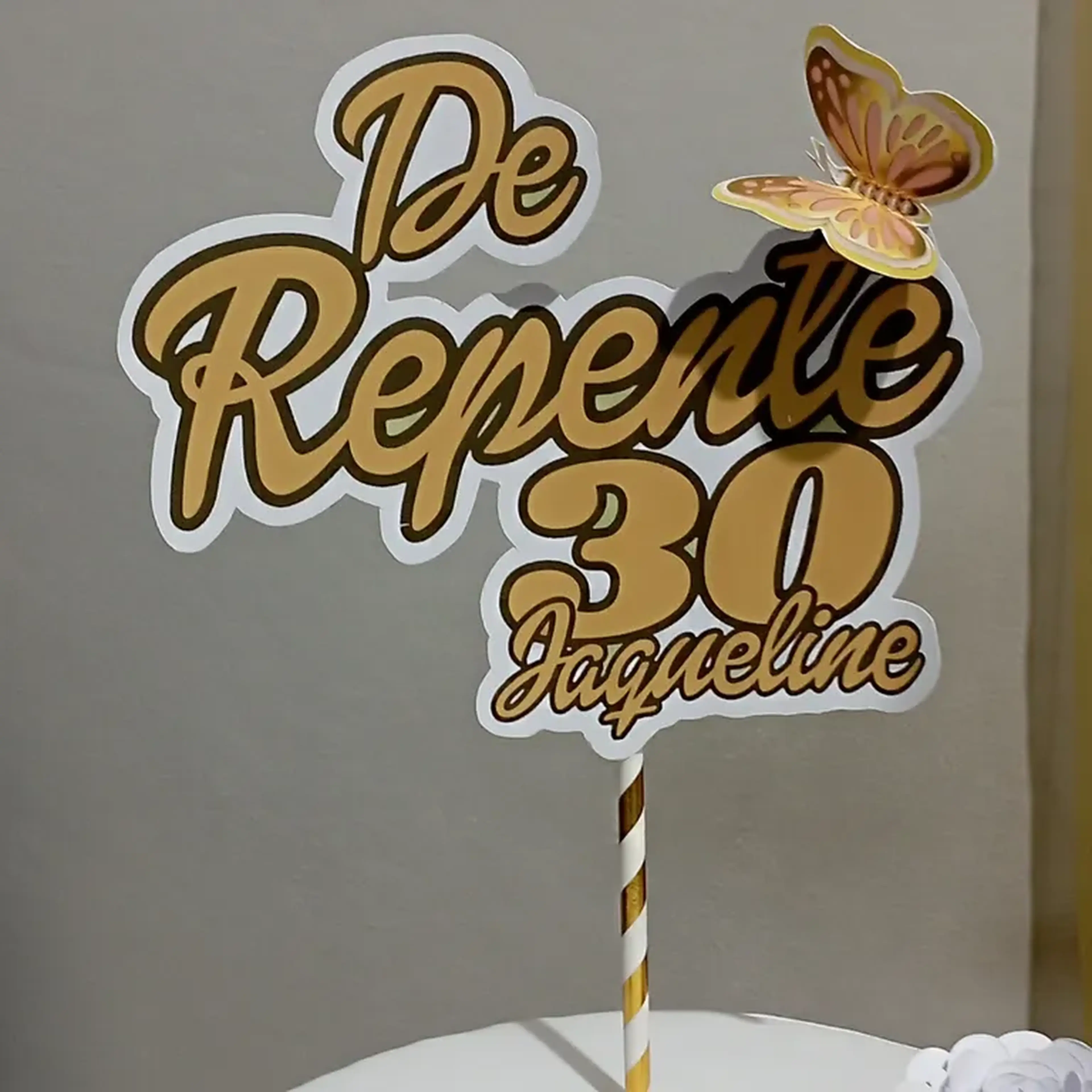 TOPO DE BOLO DERREPENTE 30 imagem