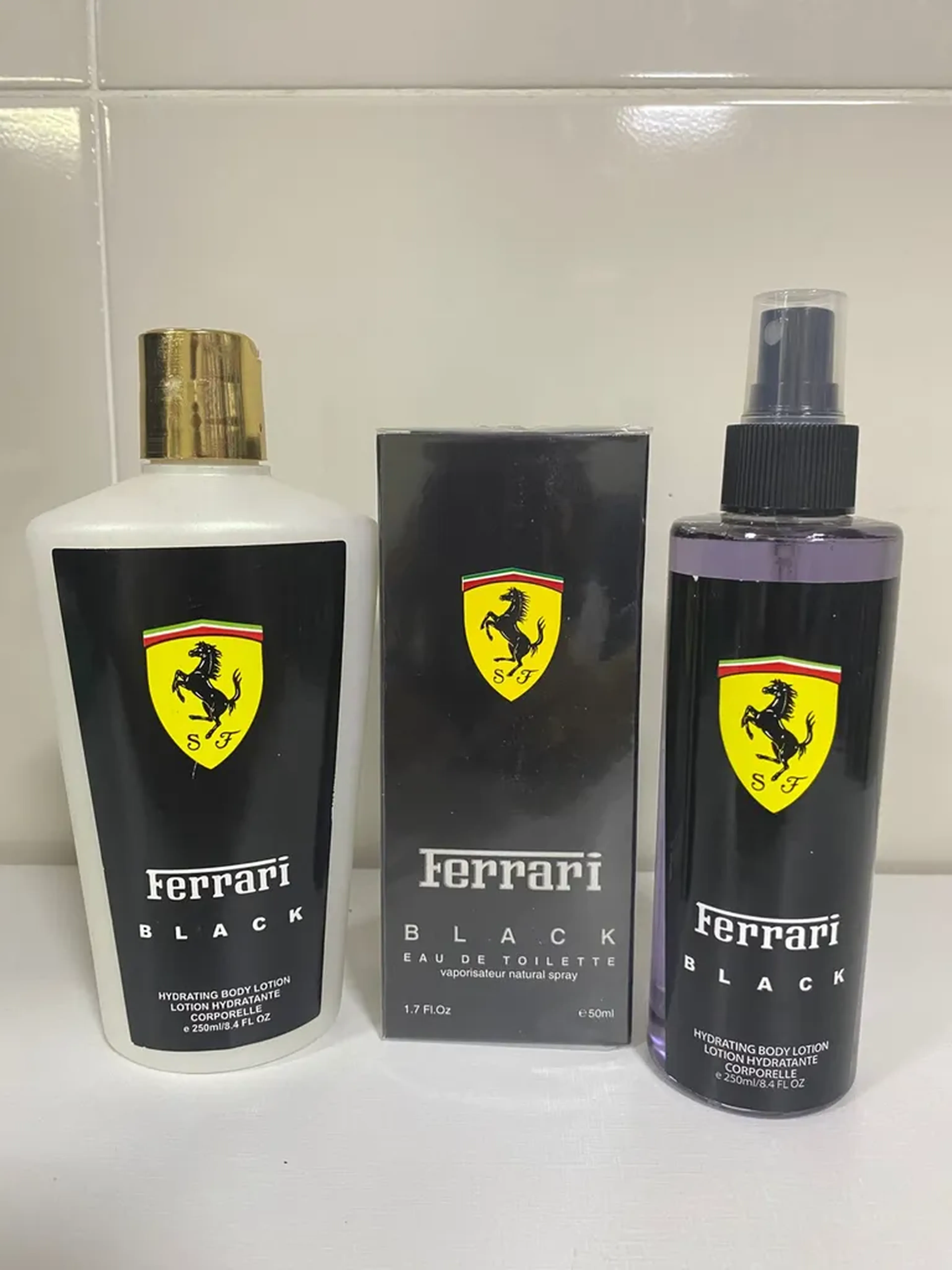 Kit Masculino Ferrari-Perfume 50ml+Body Splash+Hidratante) imagem