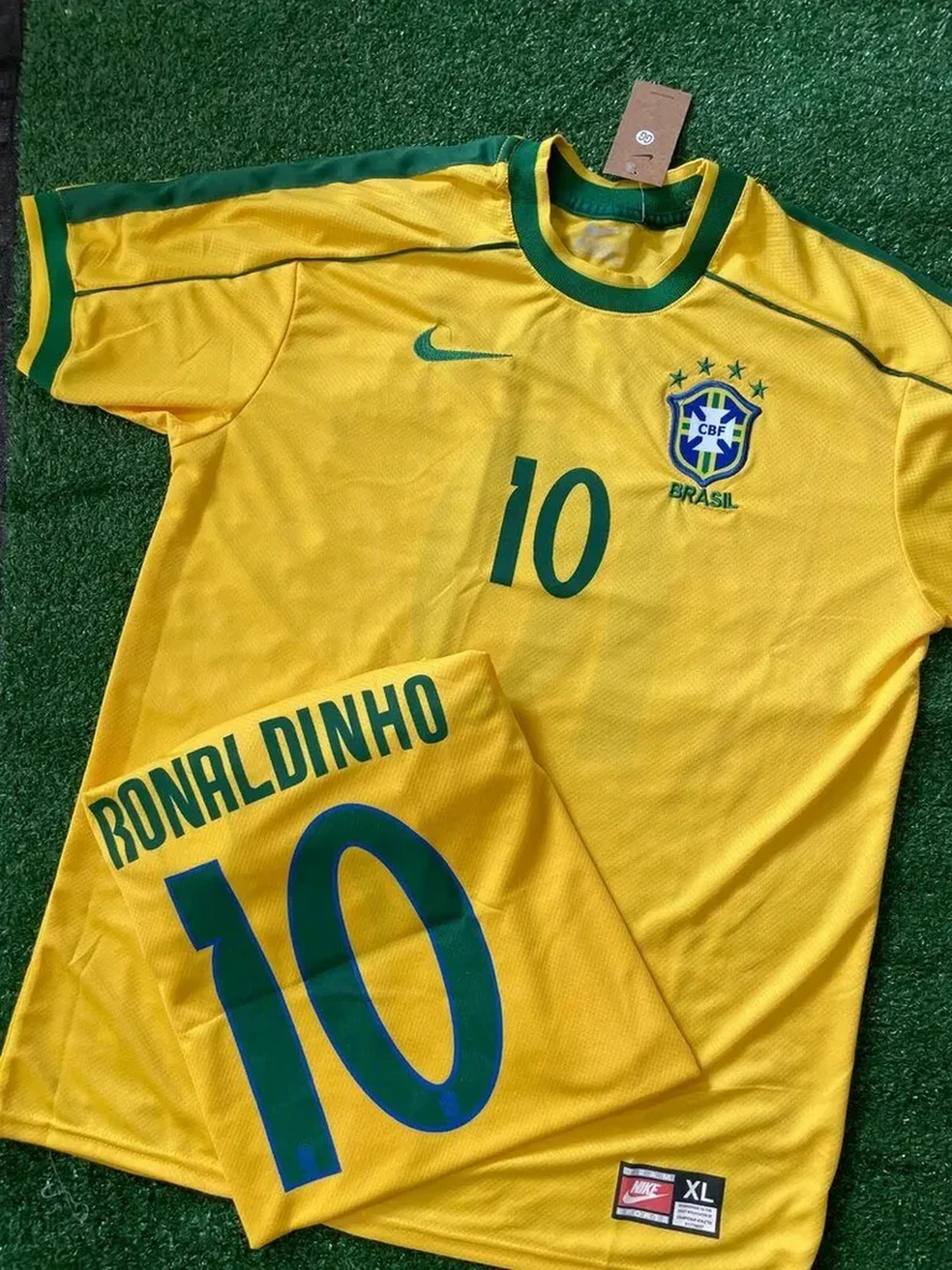 Camisa Nacional Premium Brasil Amarela Ronaldinho Retrô imagem