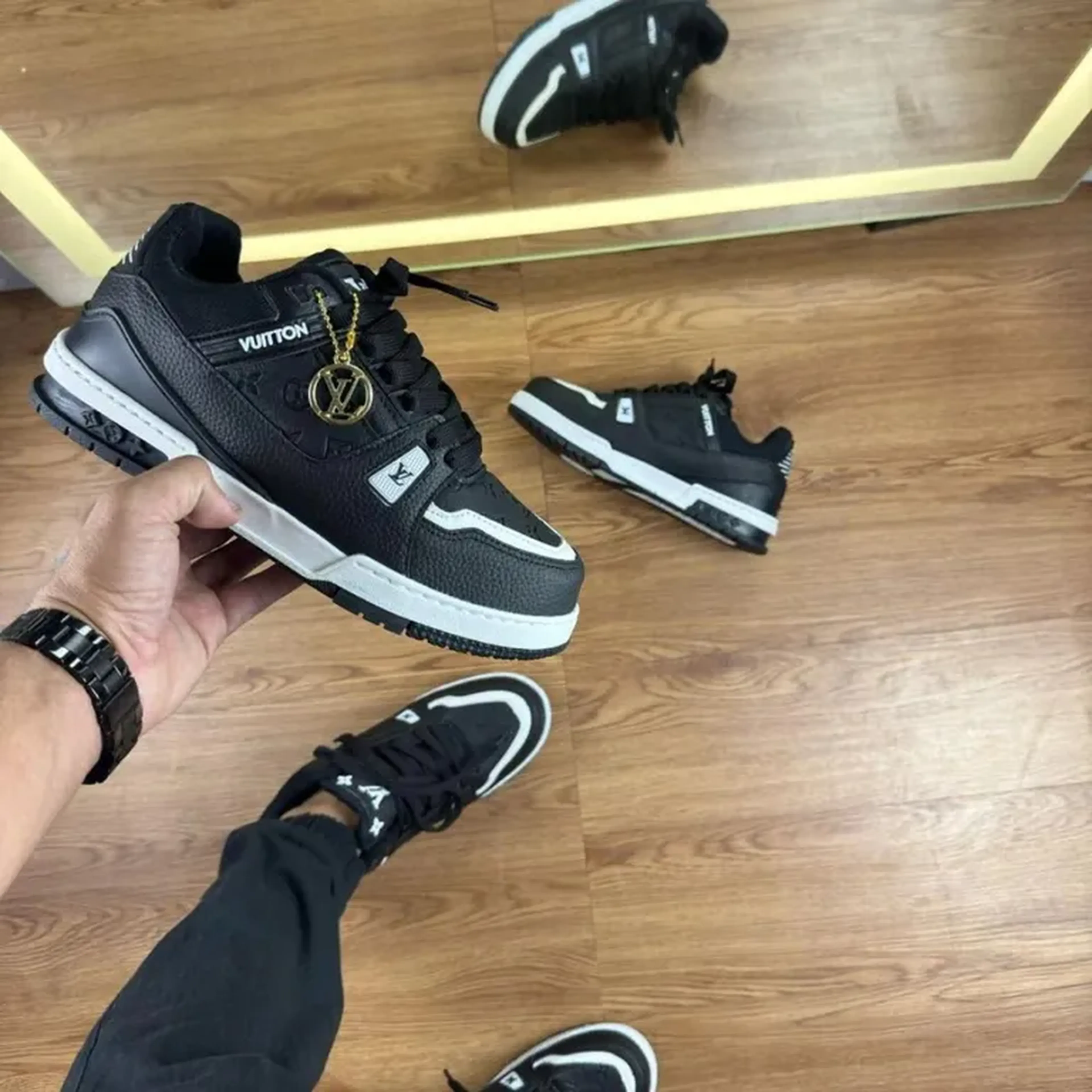 Louis Vuitton Trainer Preto imagem