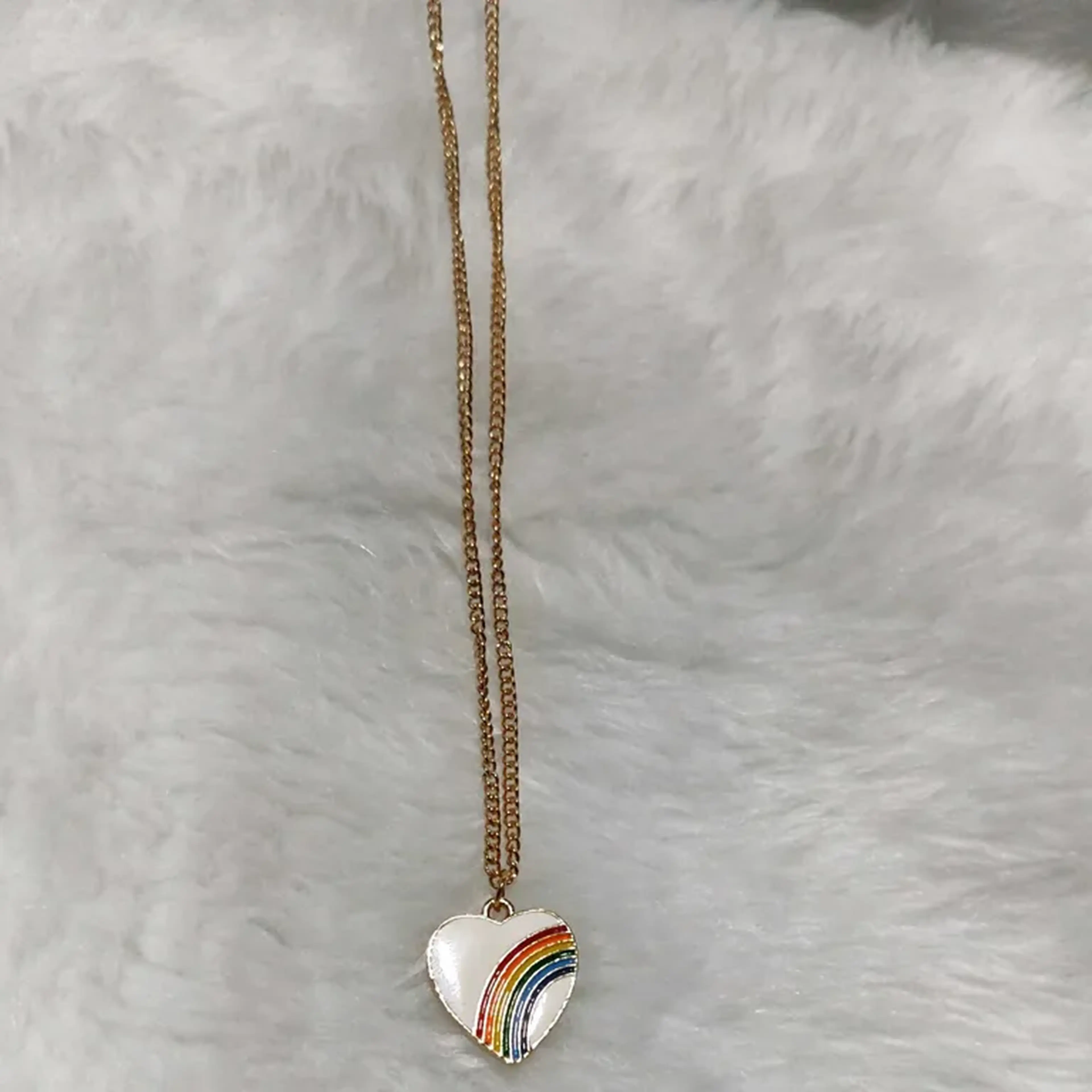 Colar Coração arco-íris imagem
