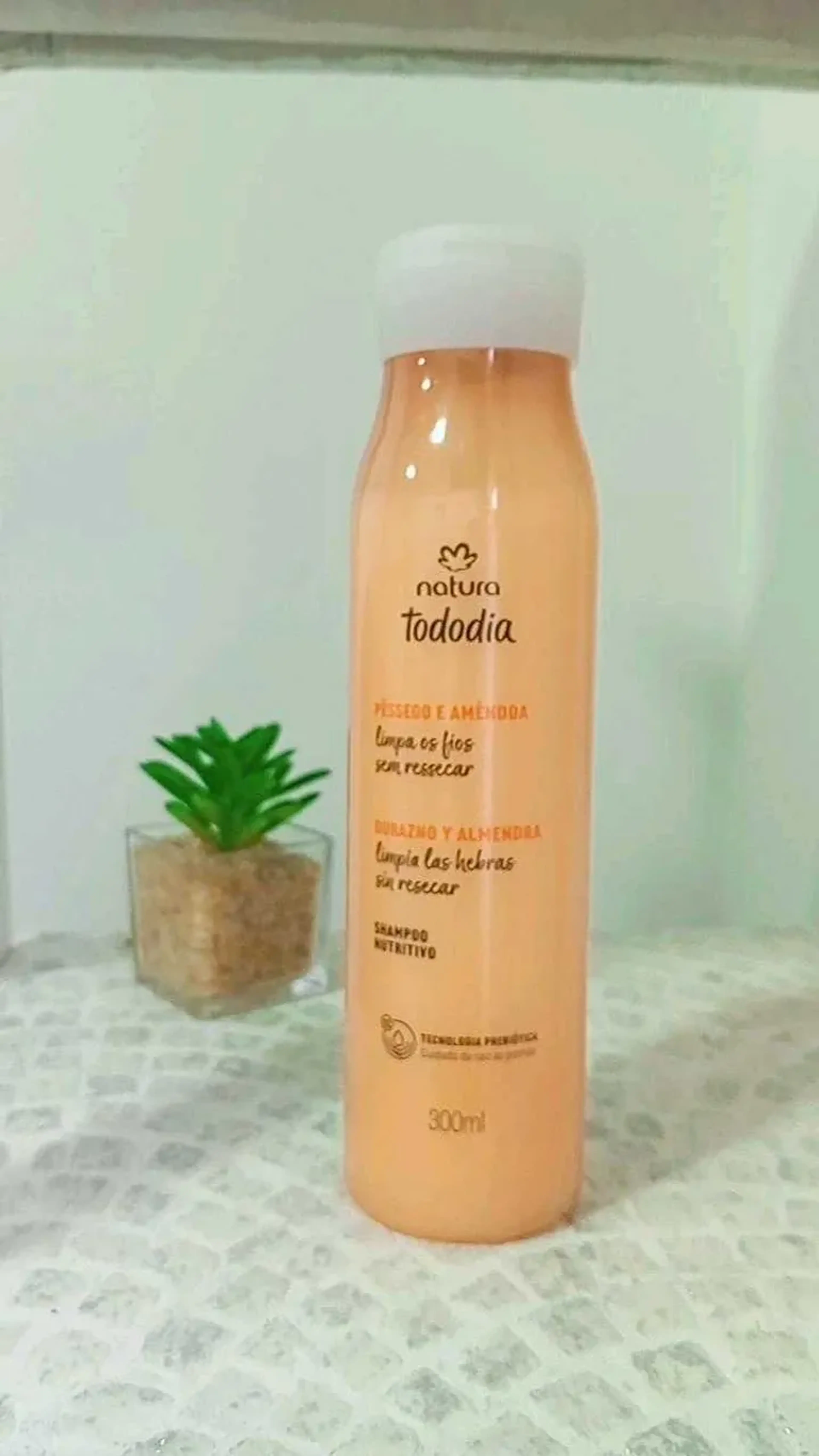 Shampoo nutritivo imagem