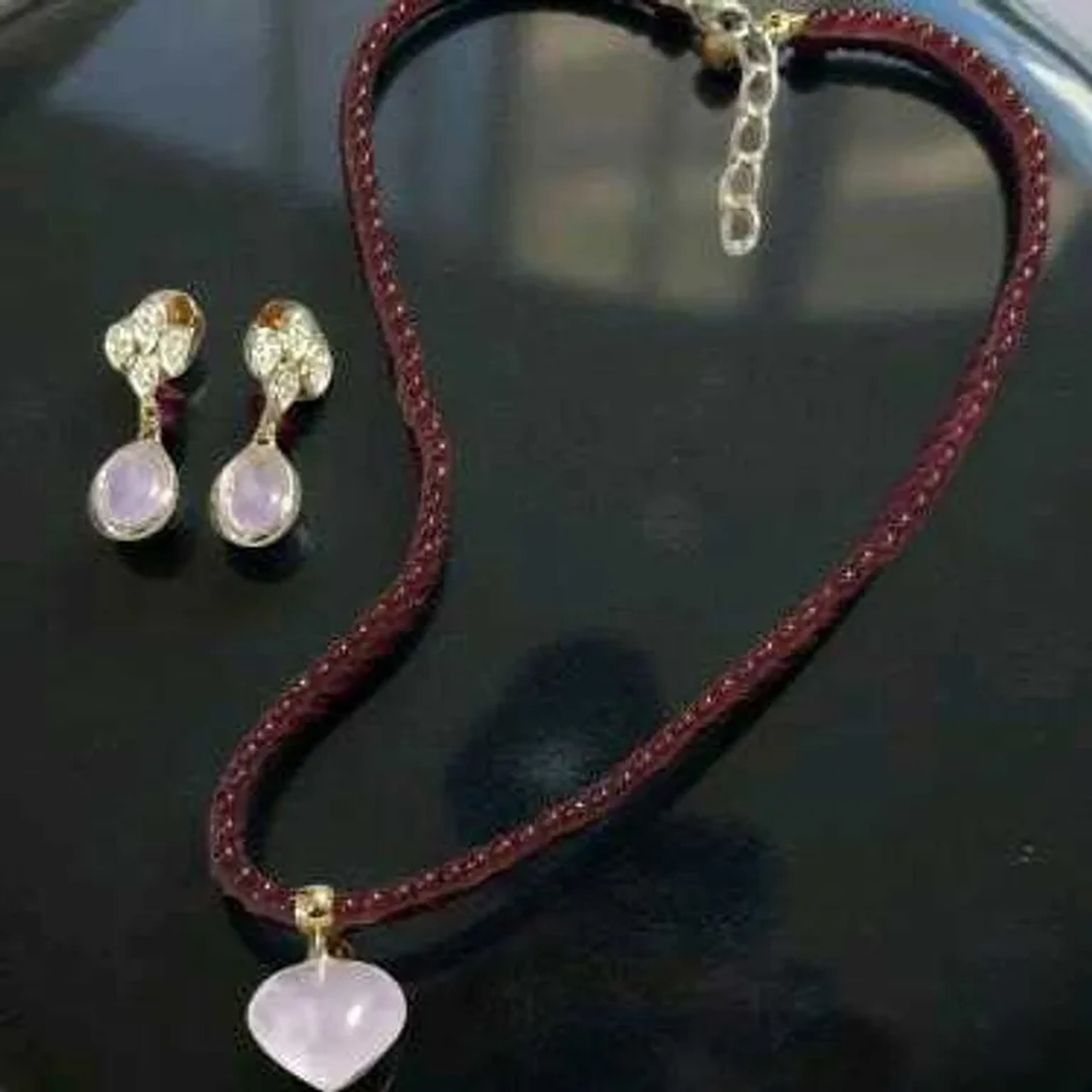 Conj. Colar e Brinco Quartzo Rosa com Esferas Ágata vermelha imagem