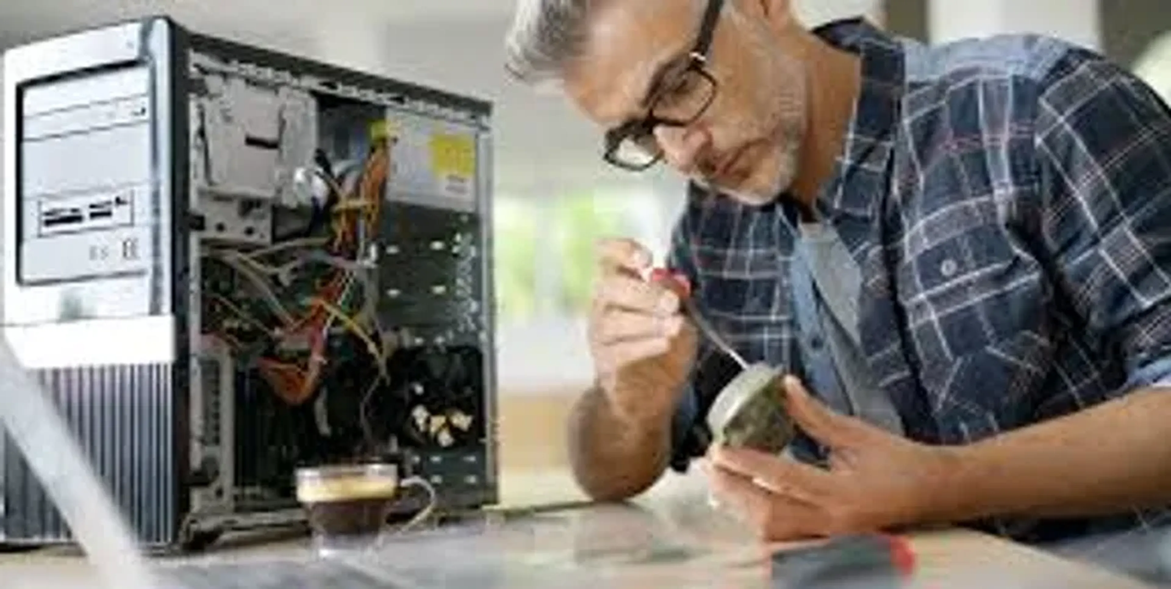 Montagem de Computador Desktop para Uso Office (Mão de Obra) imagem