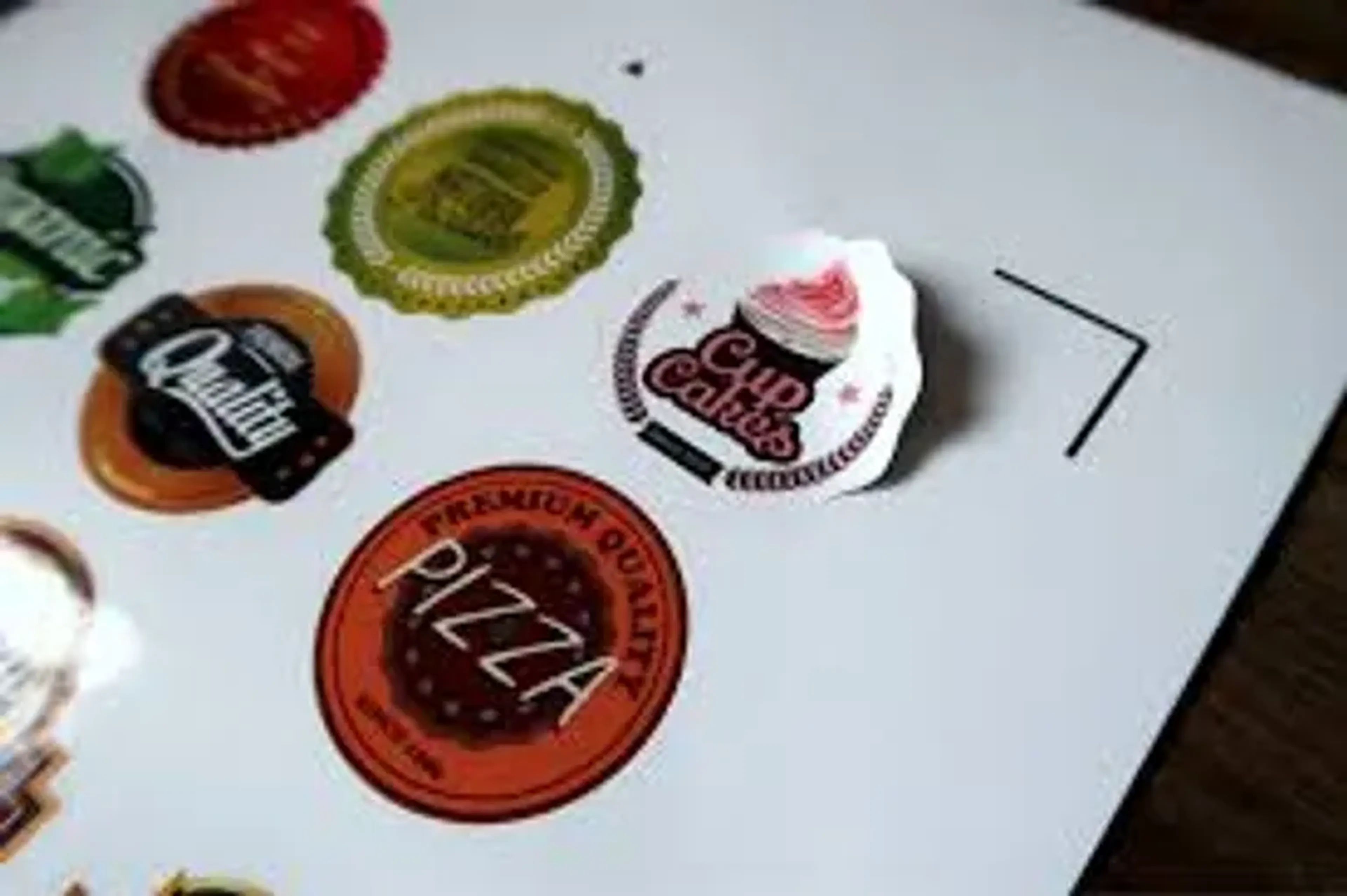 Impressão Colorida Adesivo glossy 30x30mm 100 unidades imagem