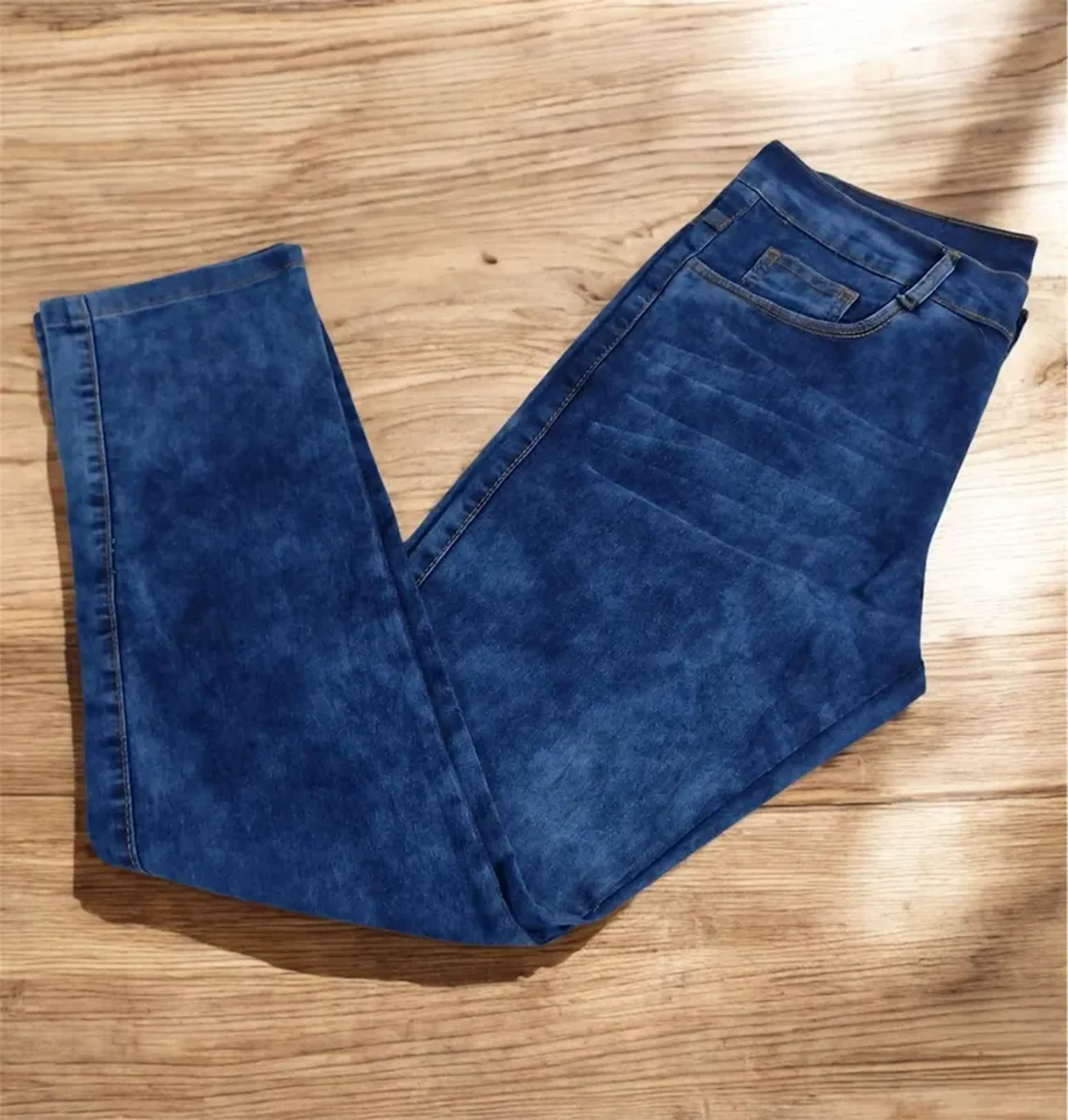 Calça jeans skinny imagem