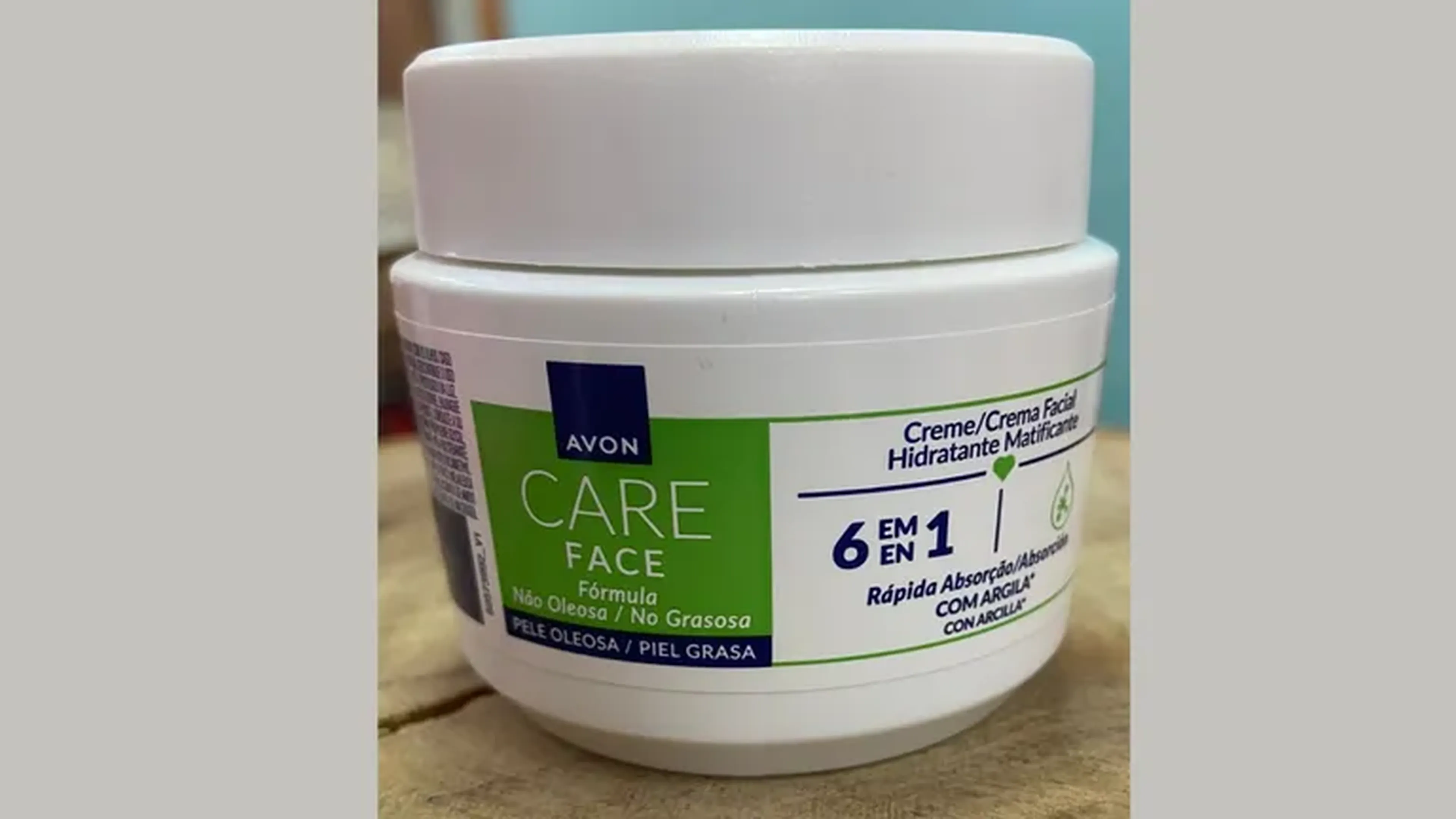 Creme Facial Matificante 6 em 1 AVON CARE imagem