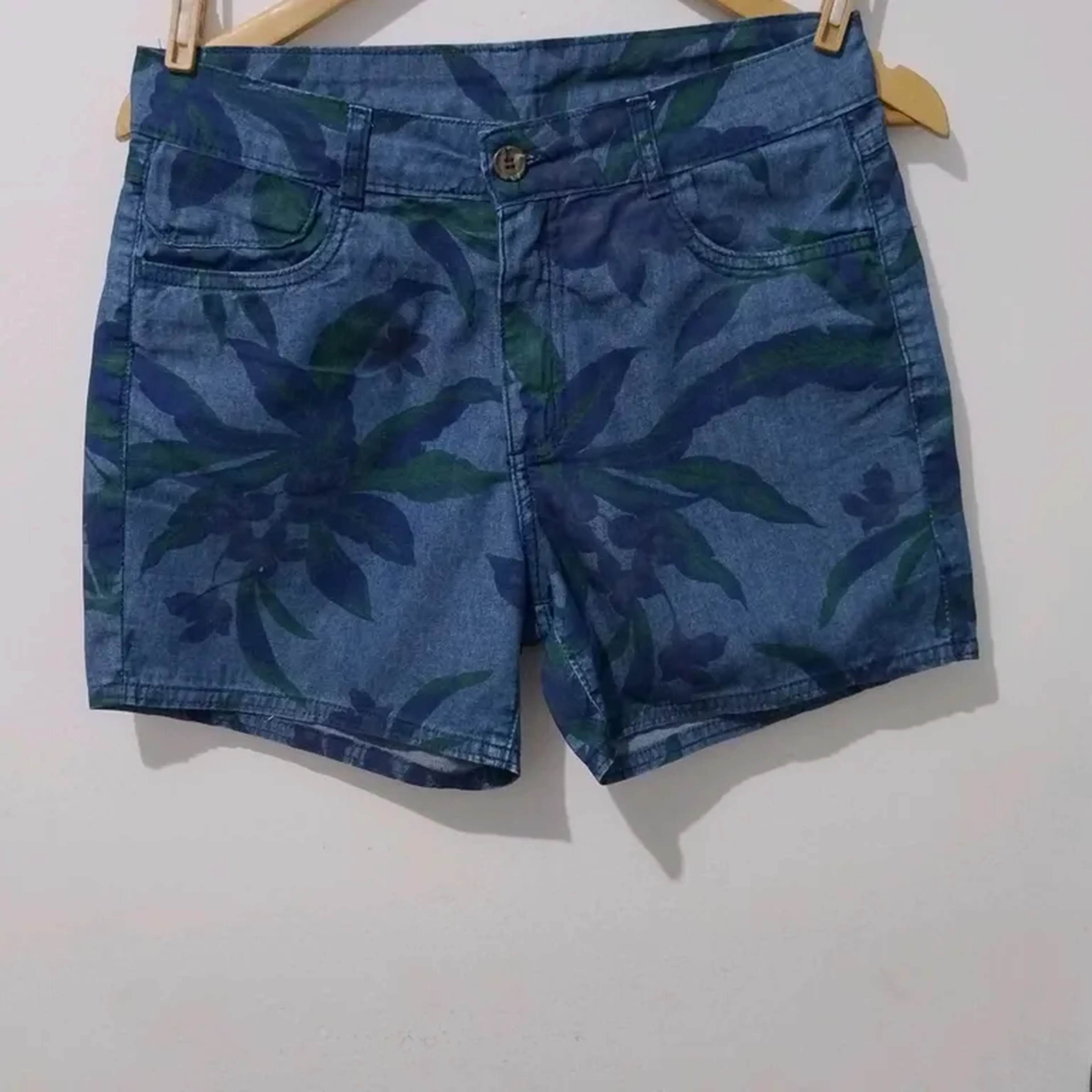 Short Jeans De 18,90 Por 17,95 imagem