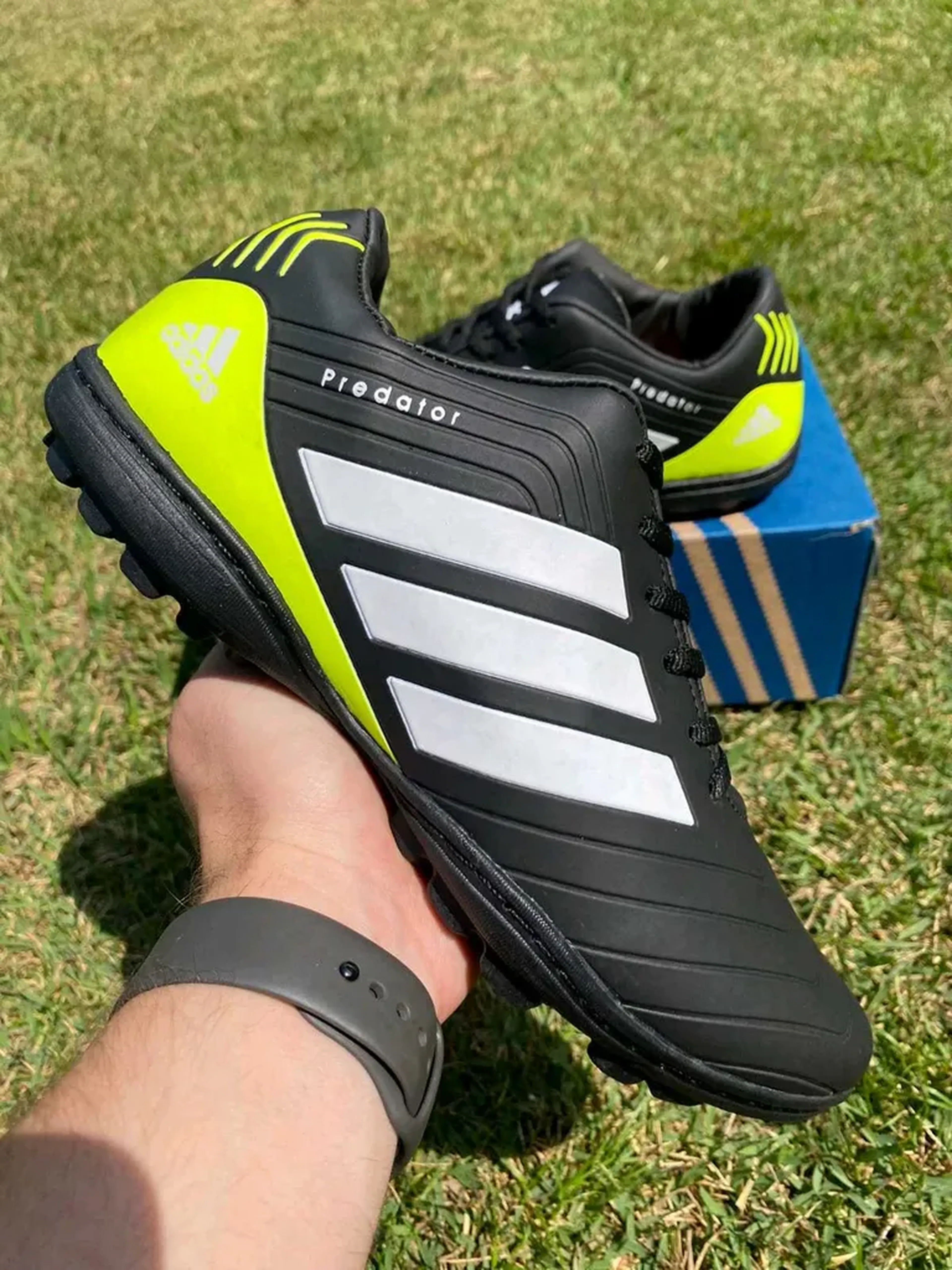 Chuteira Futsal Adidas imagem