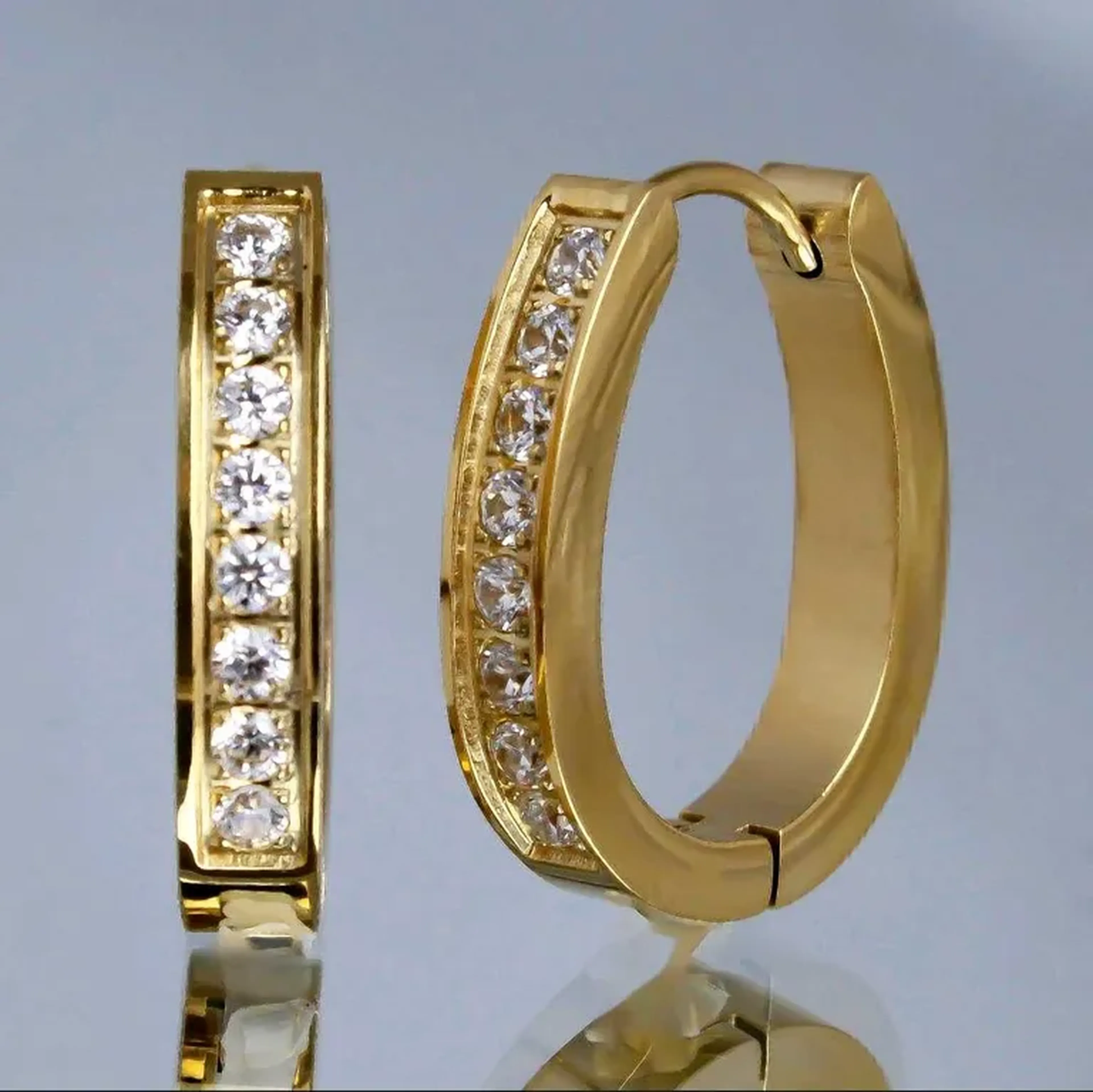 Argola ultraion pequeno ouro18k imagem