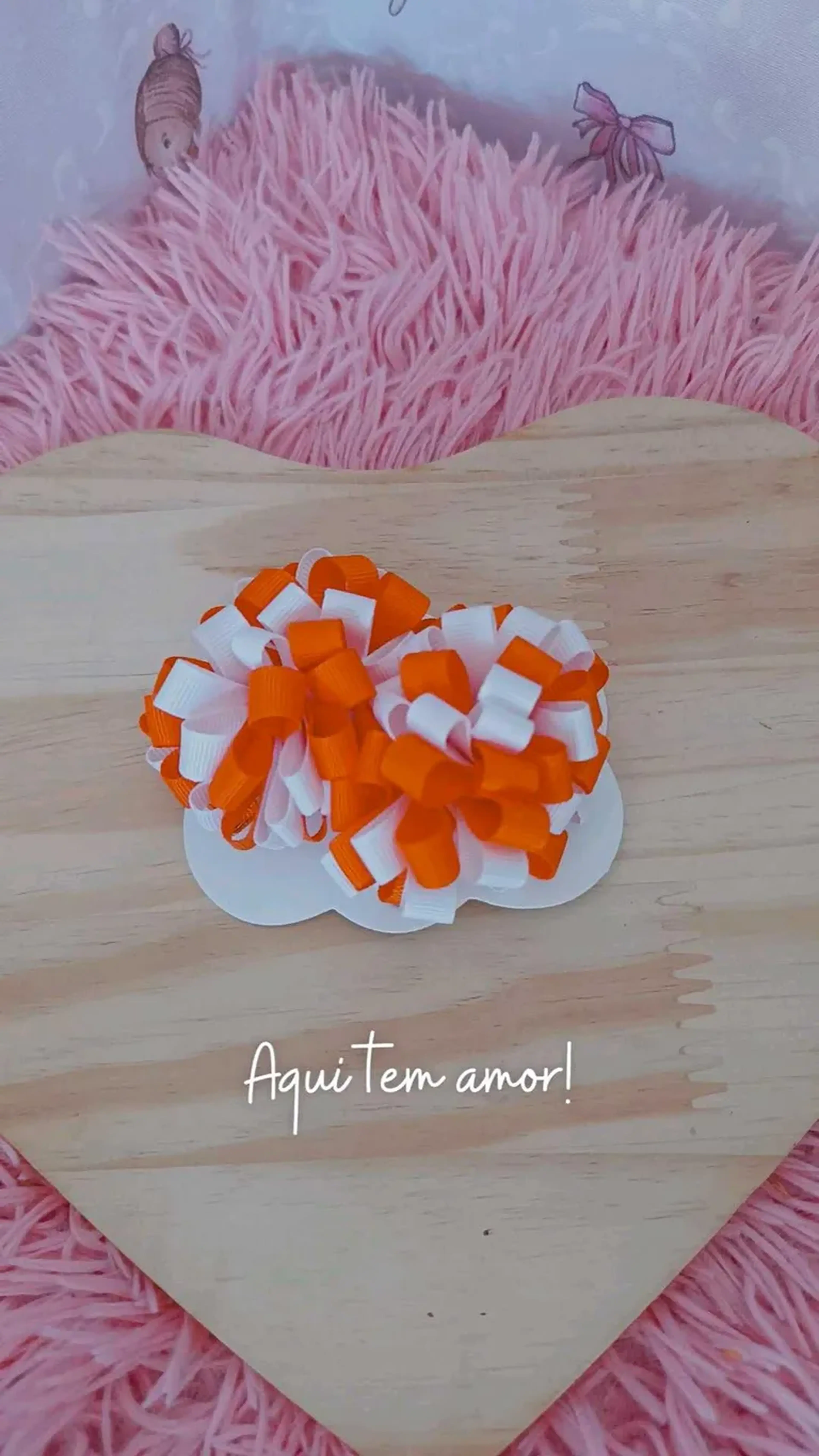 laço pompom escolar imagem