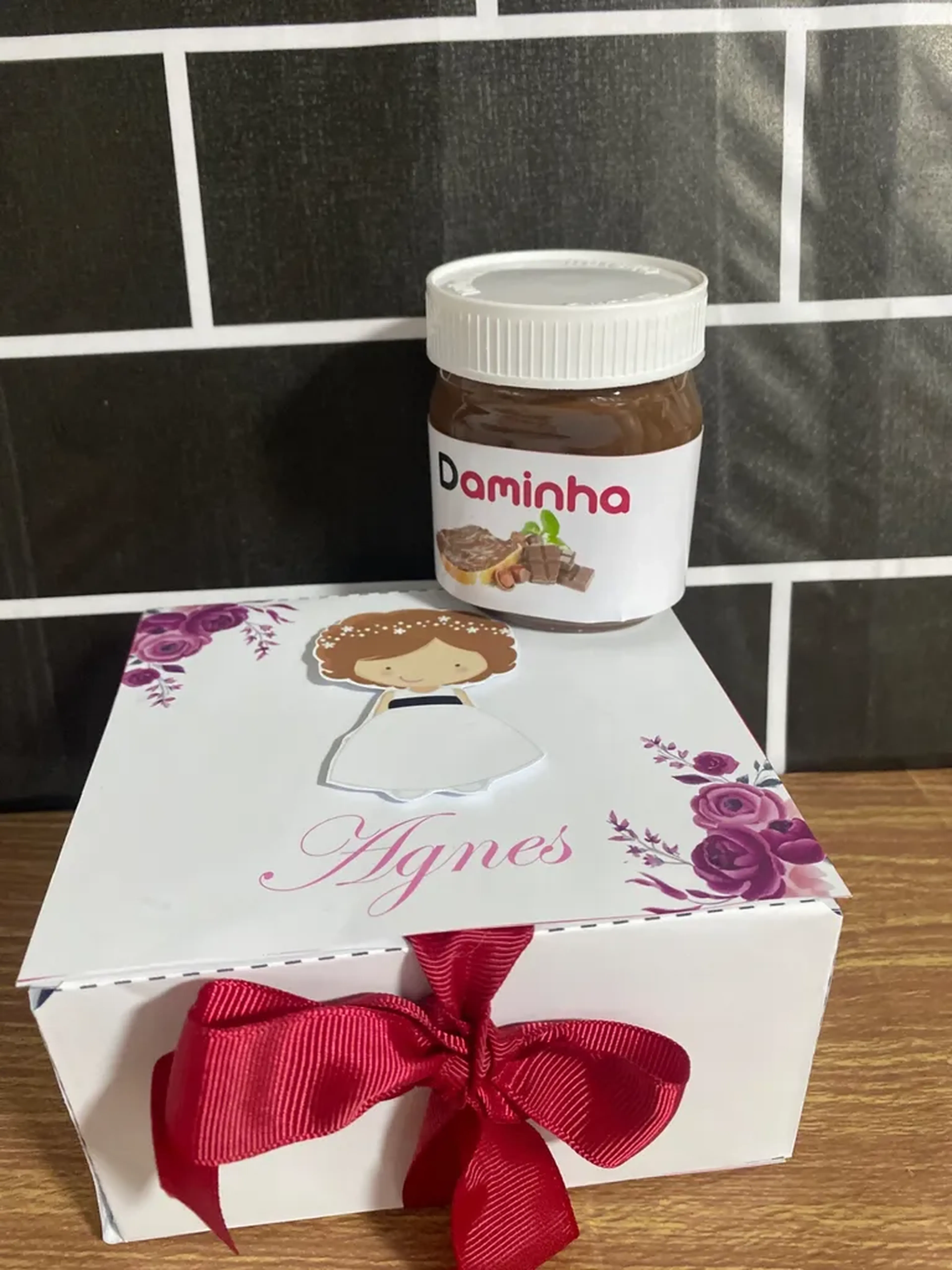 Caixa convite daminha e pajem com Nutella imagem