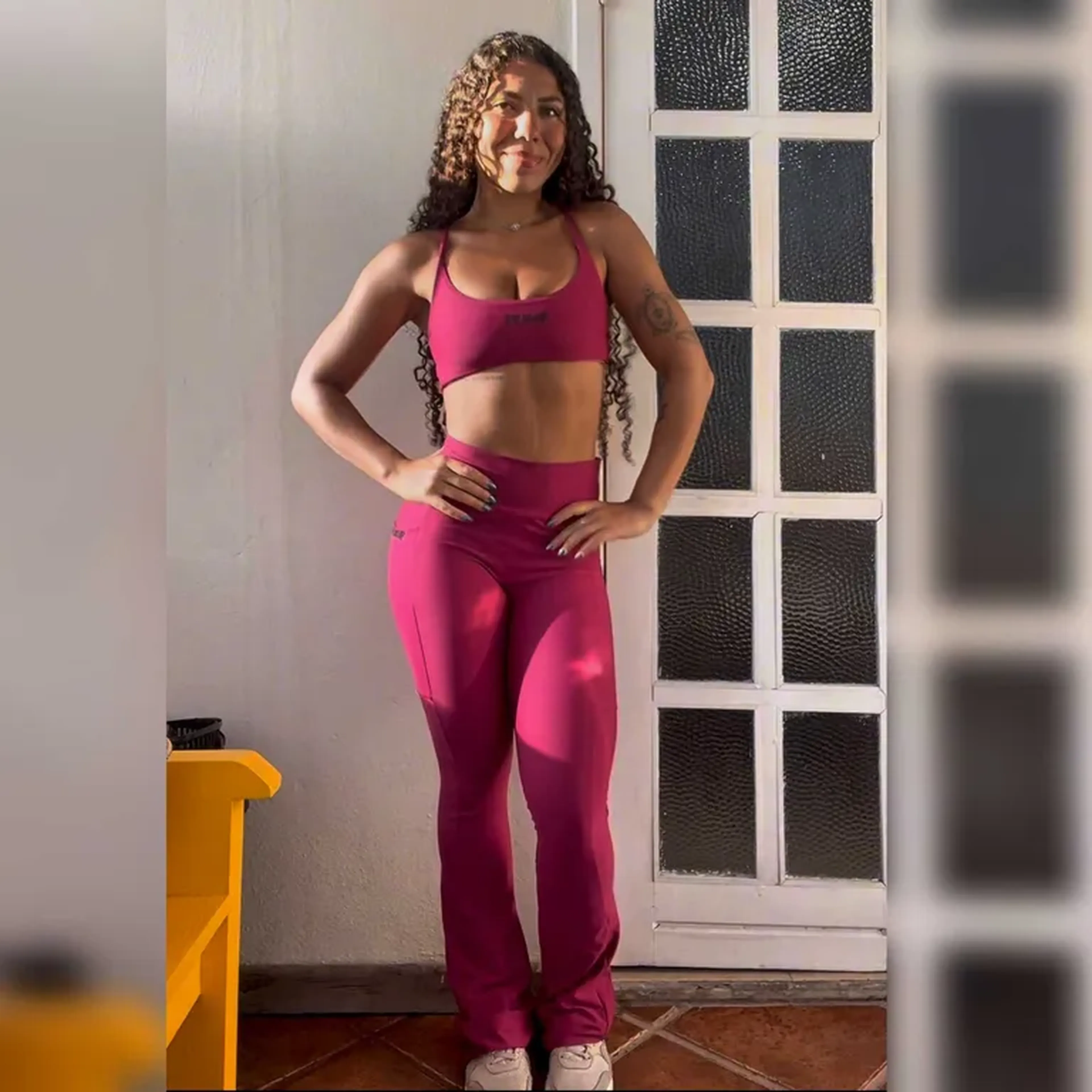 CONJUNTO CALÇA FLARE + TOP TRANÇADO TAM U BOHEME imagem