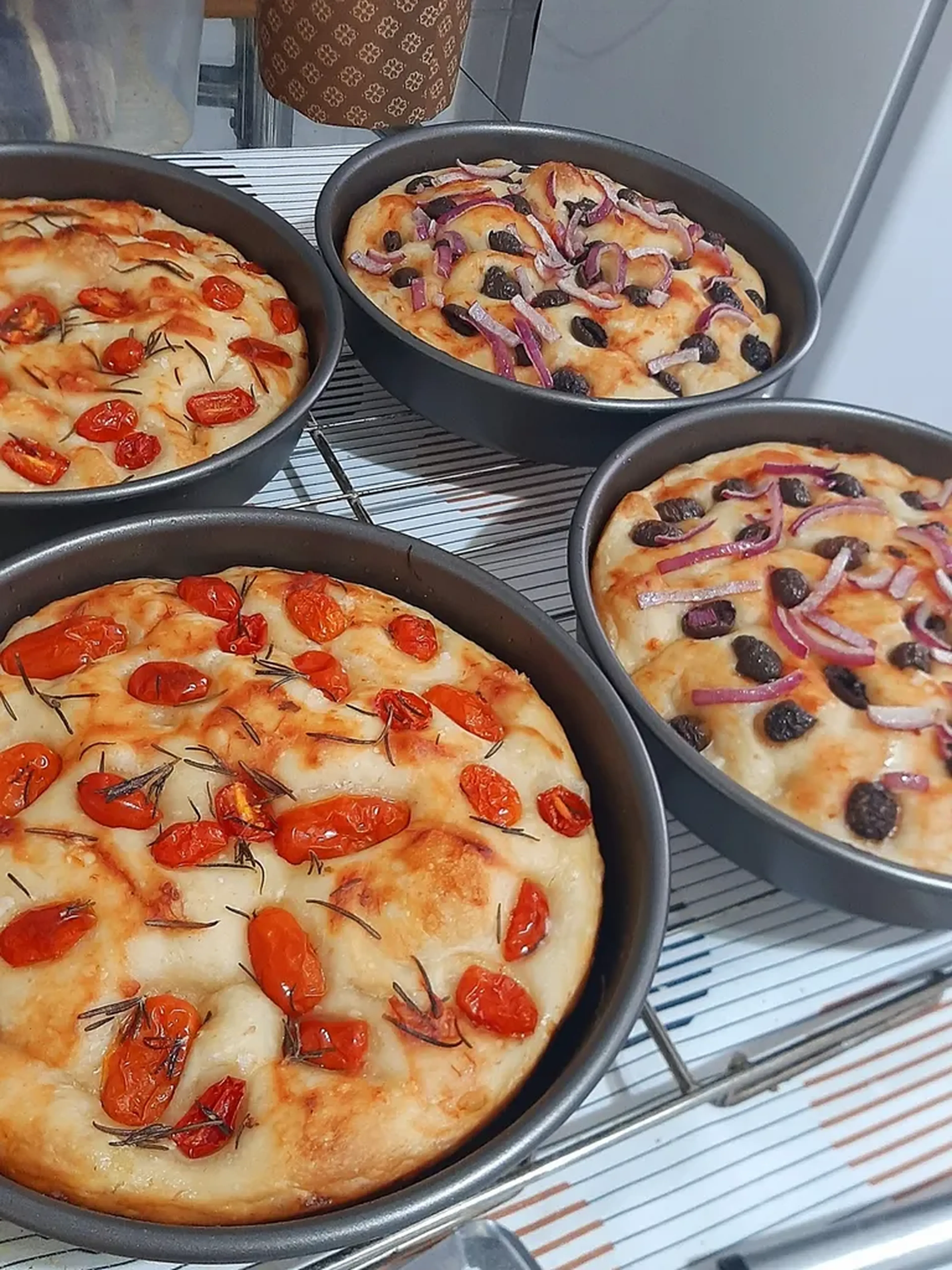 Focaccia de Tomates Cereja, Alecrim e Flor de Sal 600gr imagem