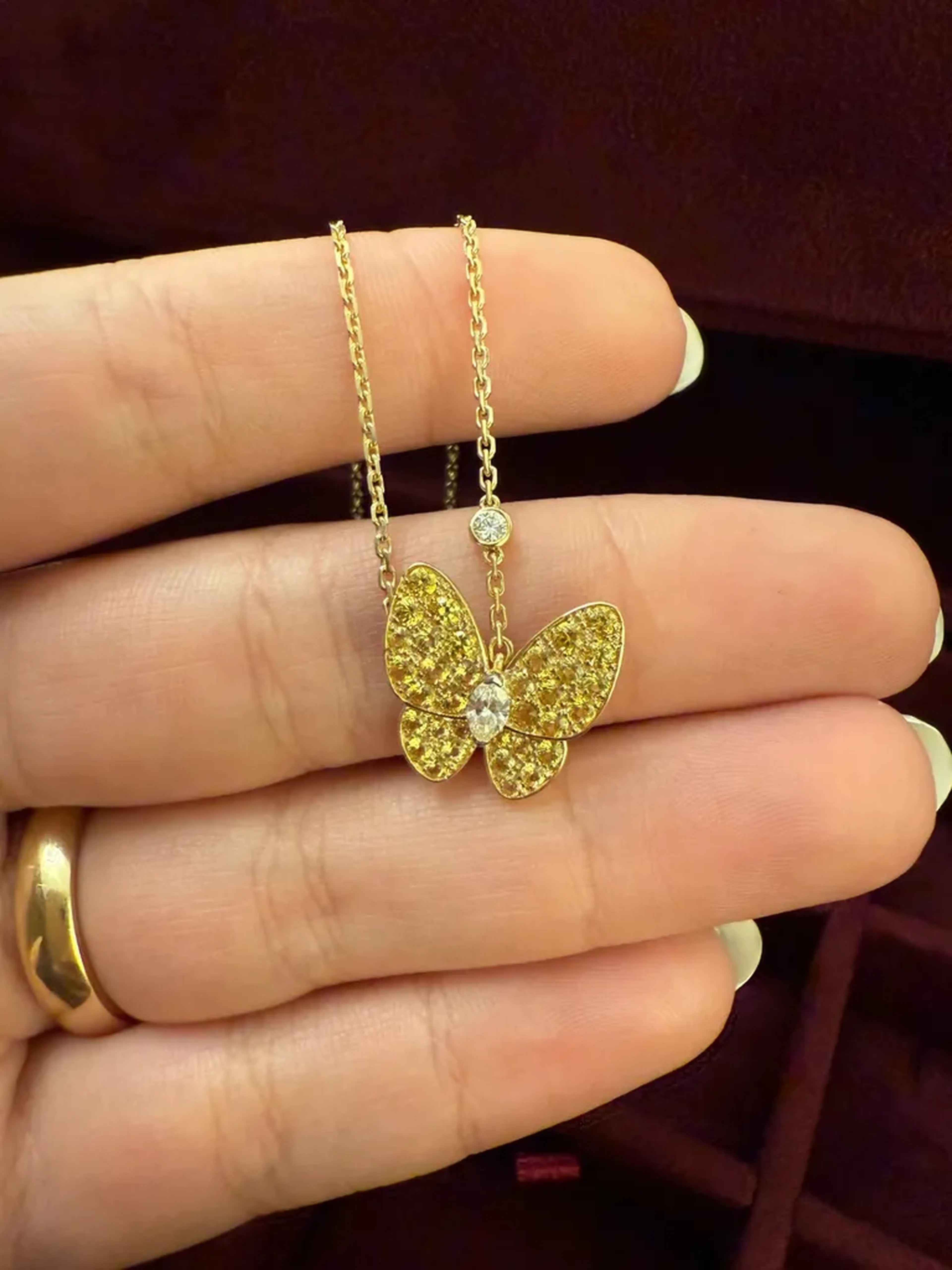 ✨ Colar Borboleta em Ouro 18K com Safiras Amarelas e Diamantes N imagem
