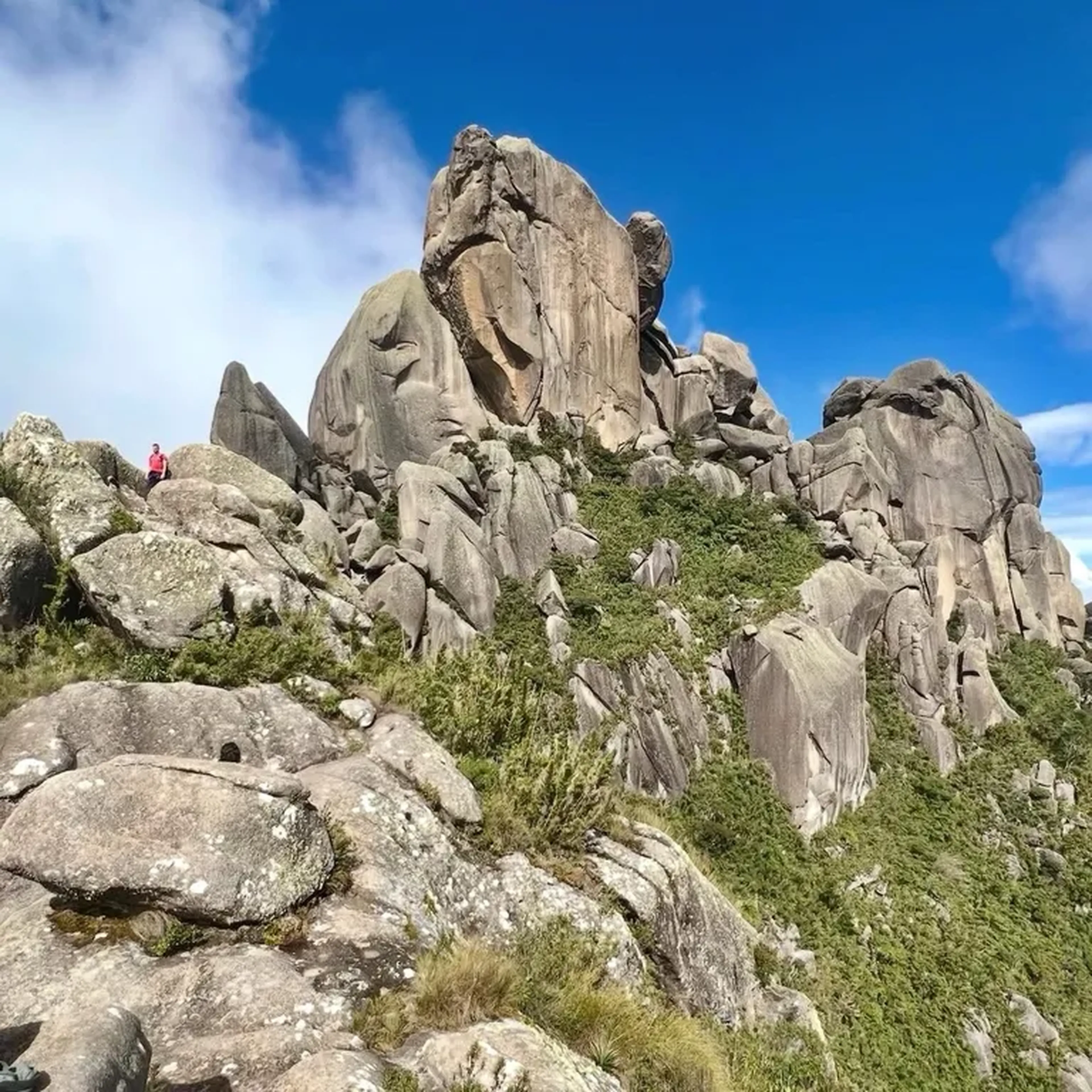(30-08) Base das Prateleiras + Pedra do Altar imagem