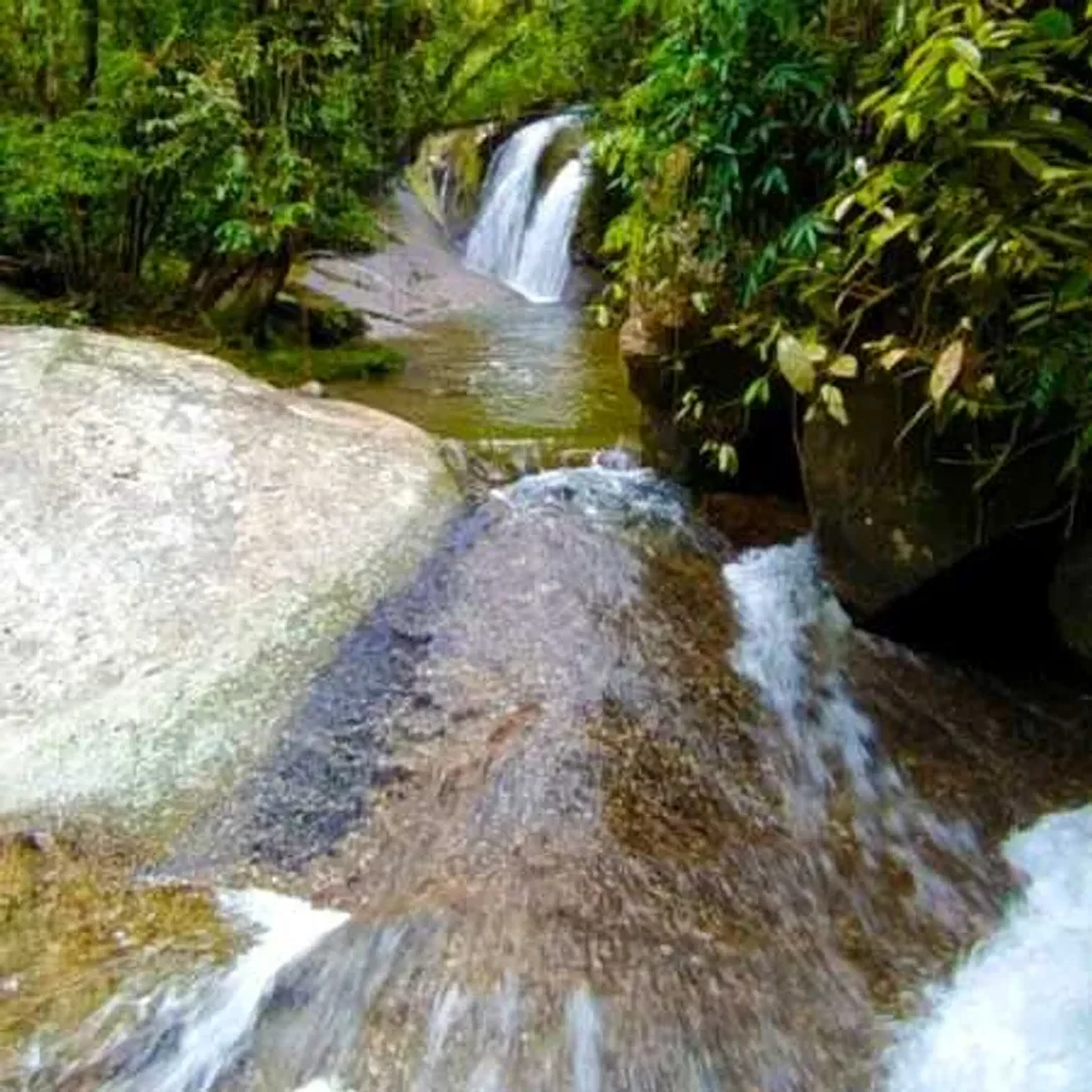 CIRCUITO DAS CACHOEIRAS EM ILHABELA imagem