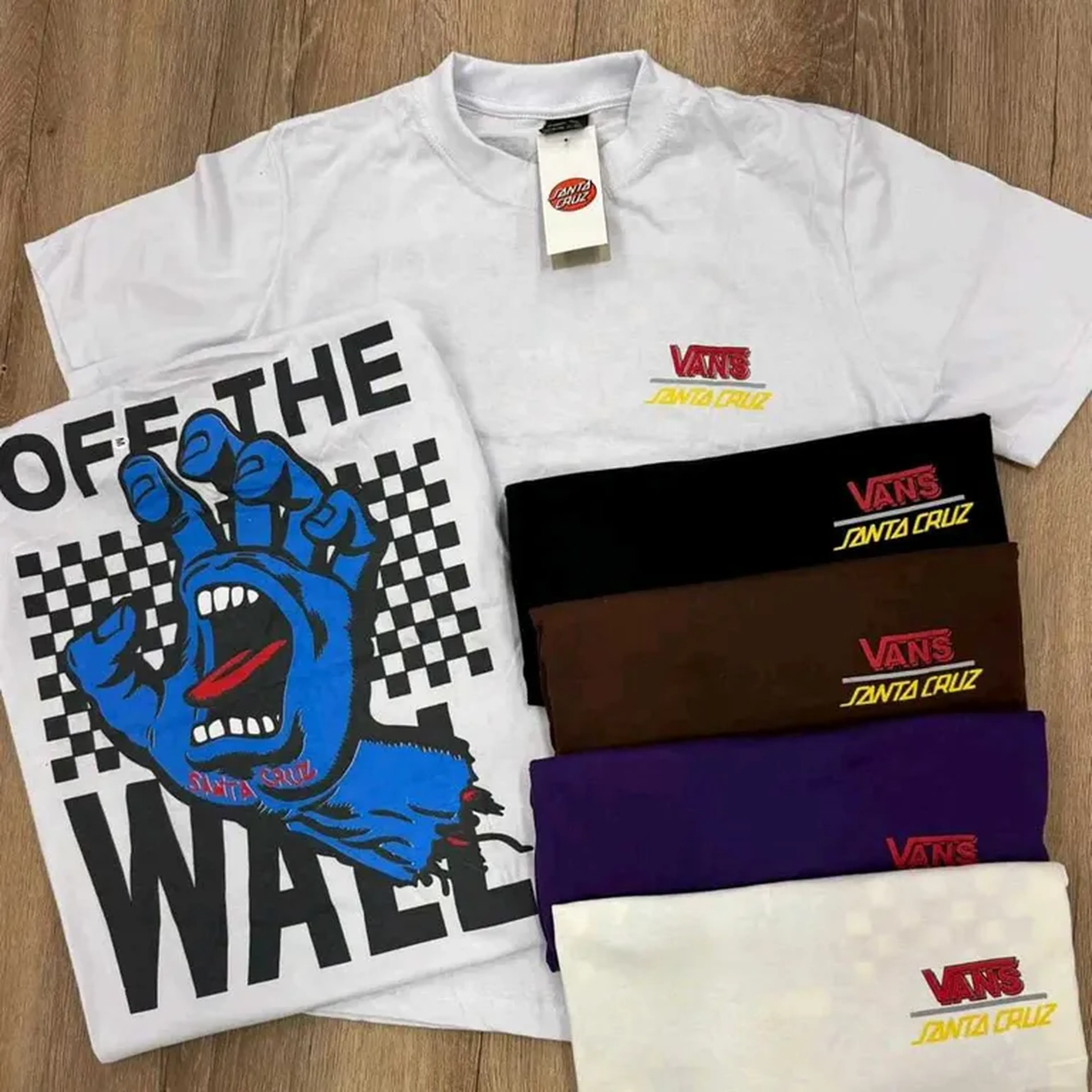 Camiseta Streetwear Vans colab Santa Cruz - Marrom M imagem