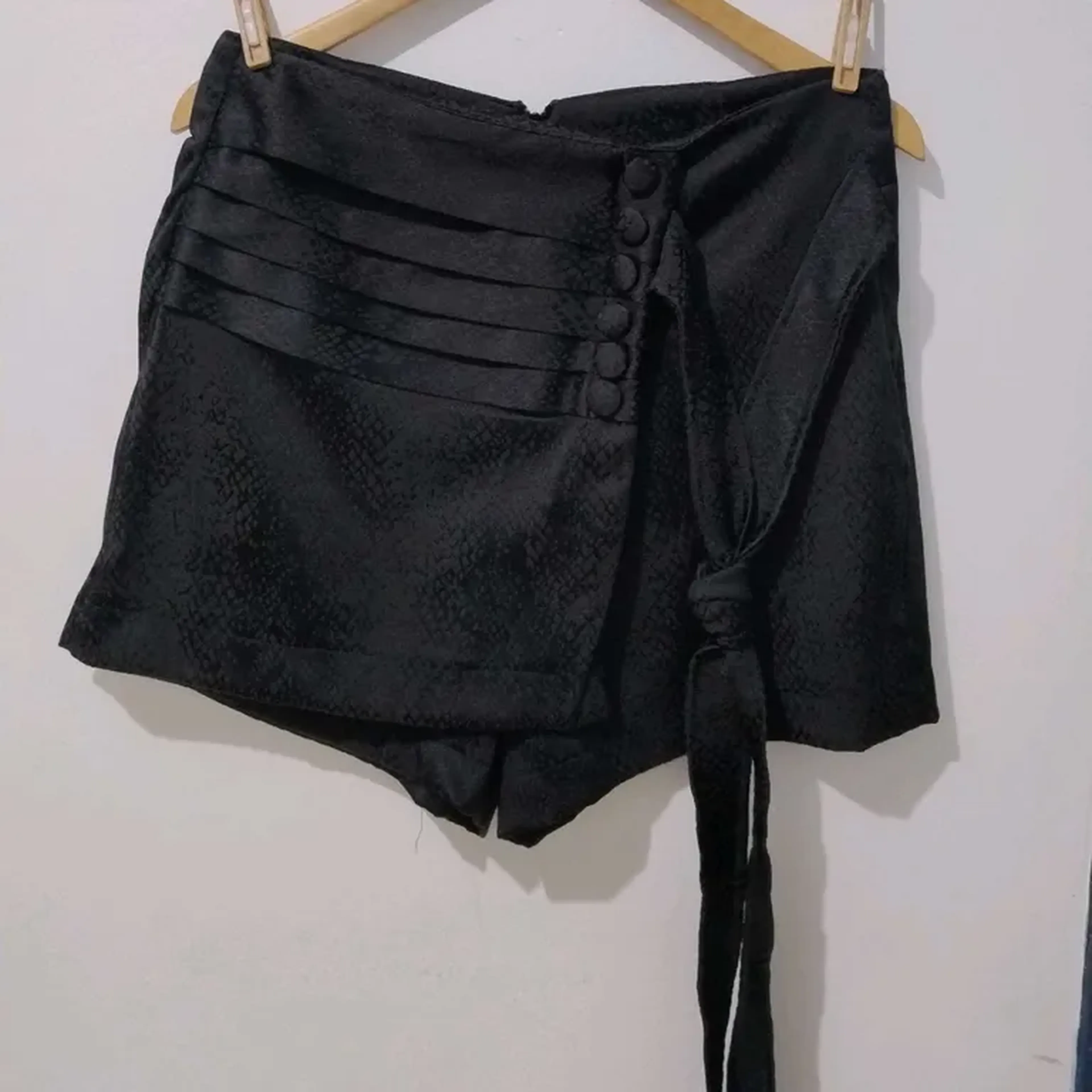 Short Saia Preto De 22,00 Por 20,90 imagem