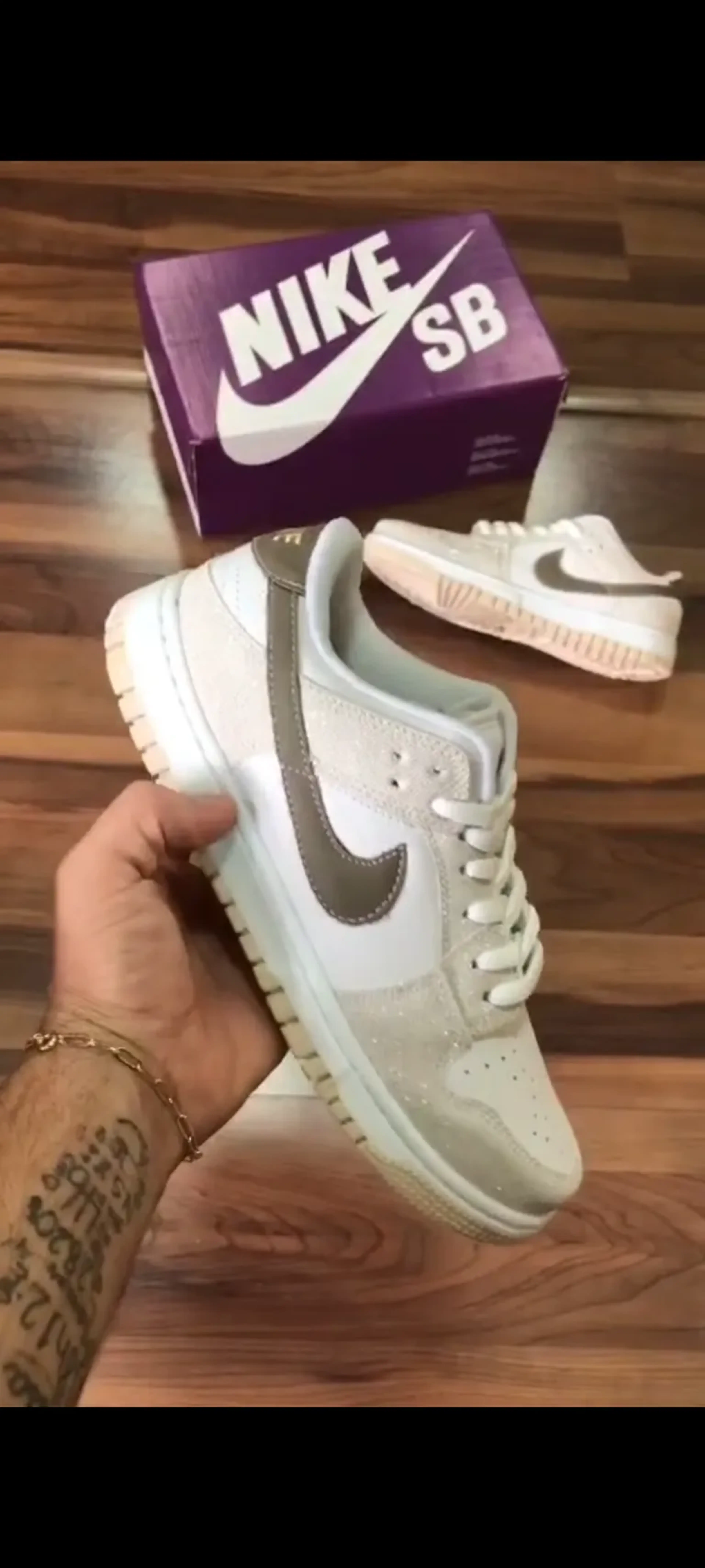 Tênis Feminino Nike SB Glitter imagem