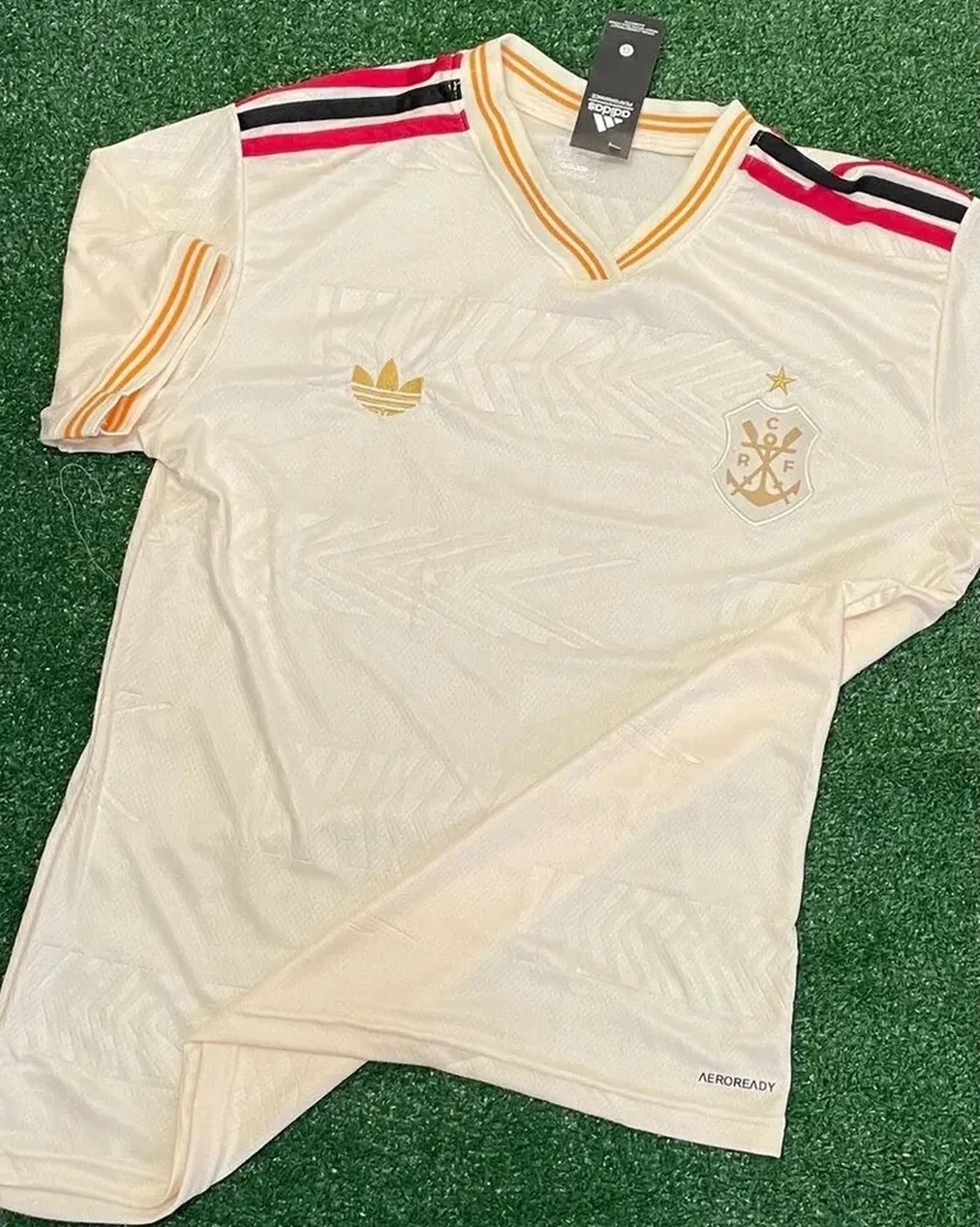 Camisa Flamengo Bege – Nacional Premium 🟡🔴⚫ imagem