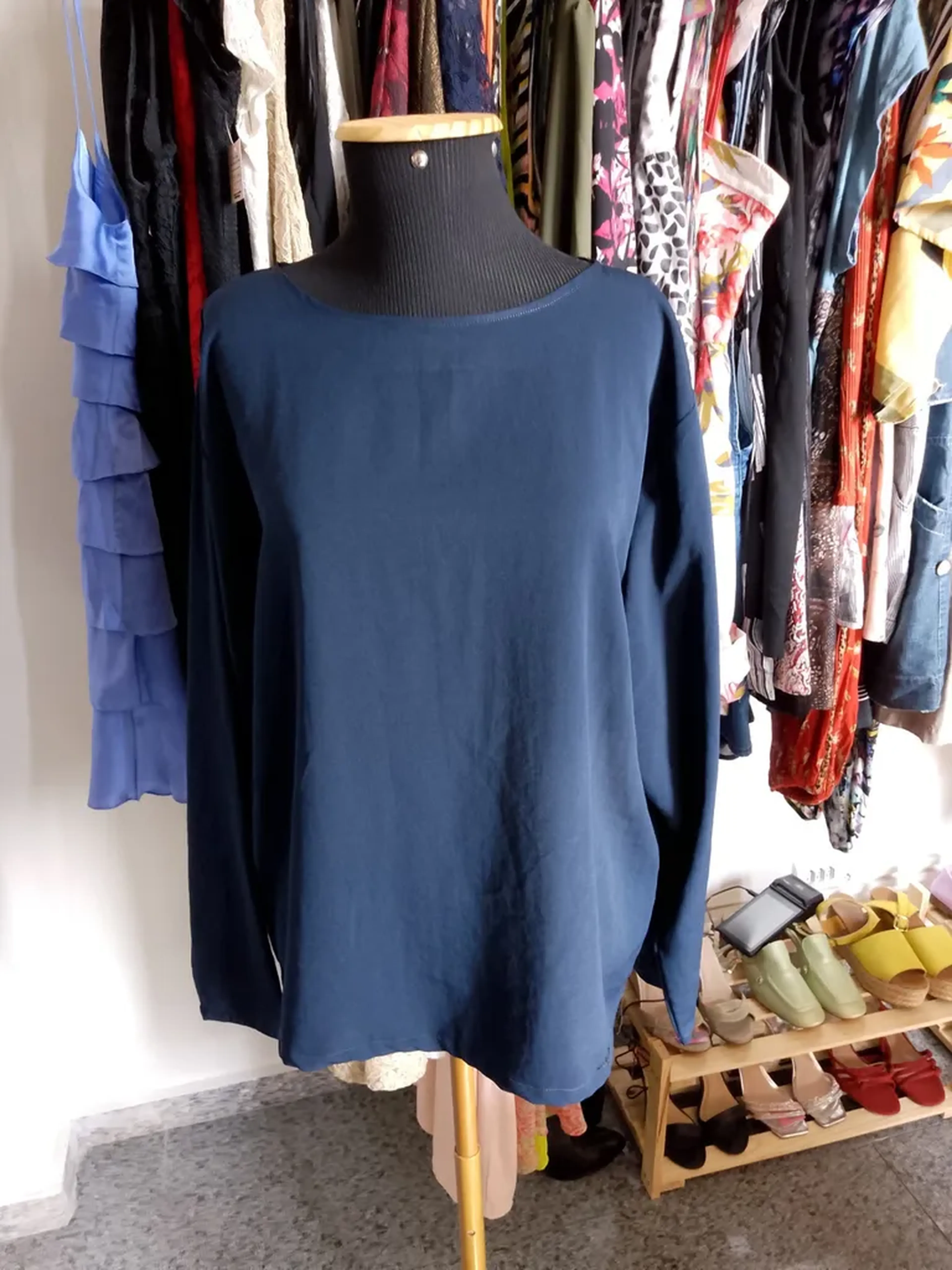 Blusa Azul Lisa imagem
