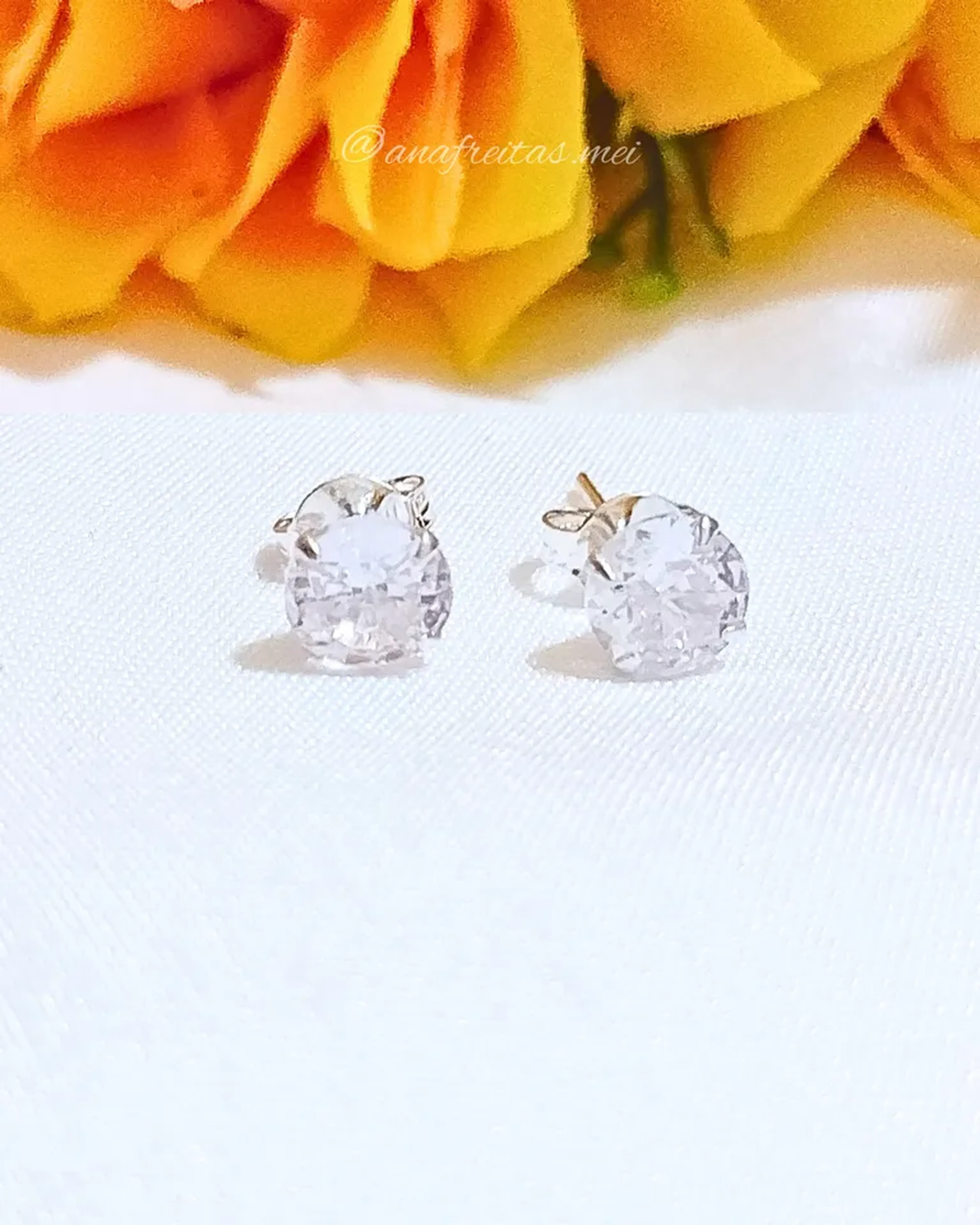 Brinco em Prata 925 com Zircônia de 6mm imagem