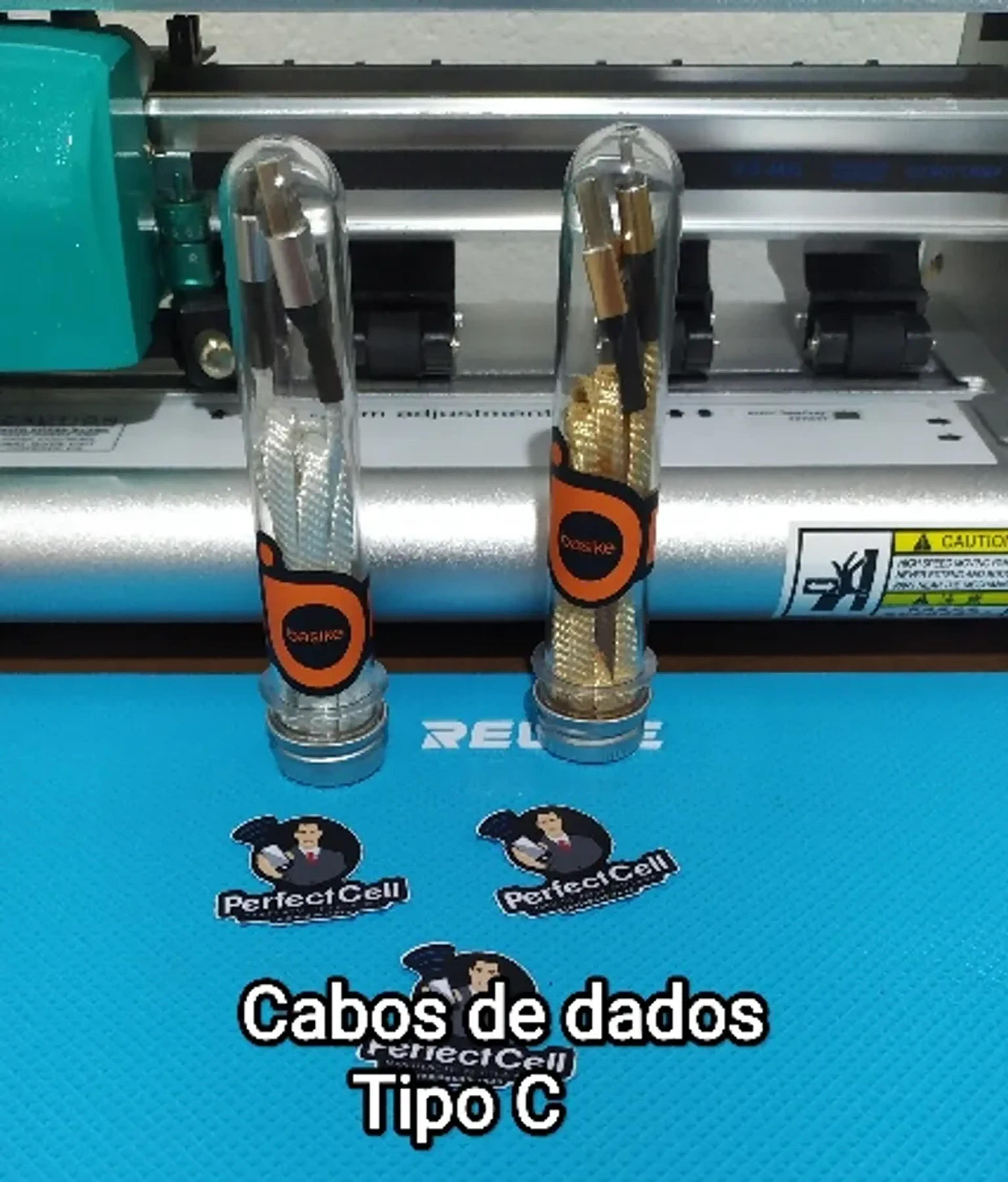 Cabos de dados Tipo C e V8 imagem