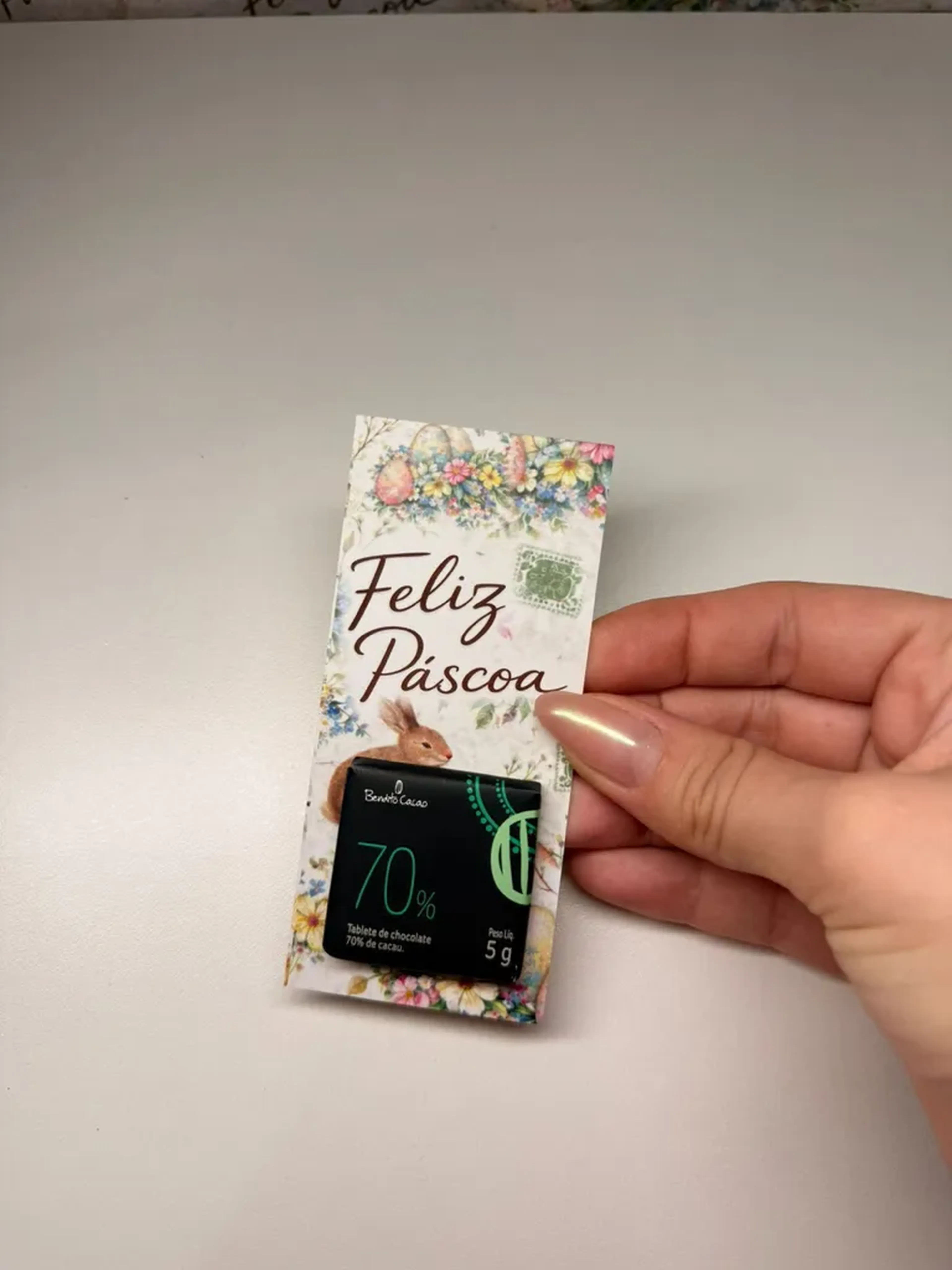 Tag Feliz Páscoa com chocolate imagem