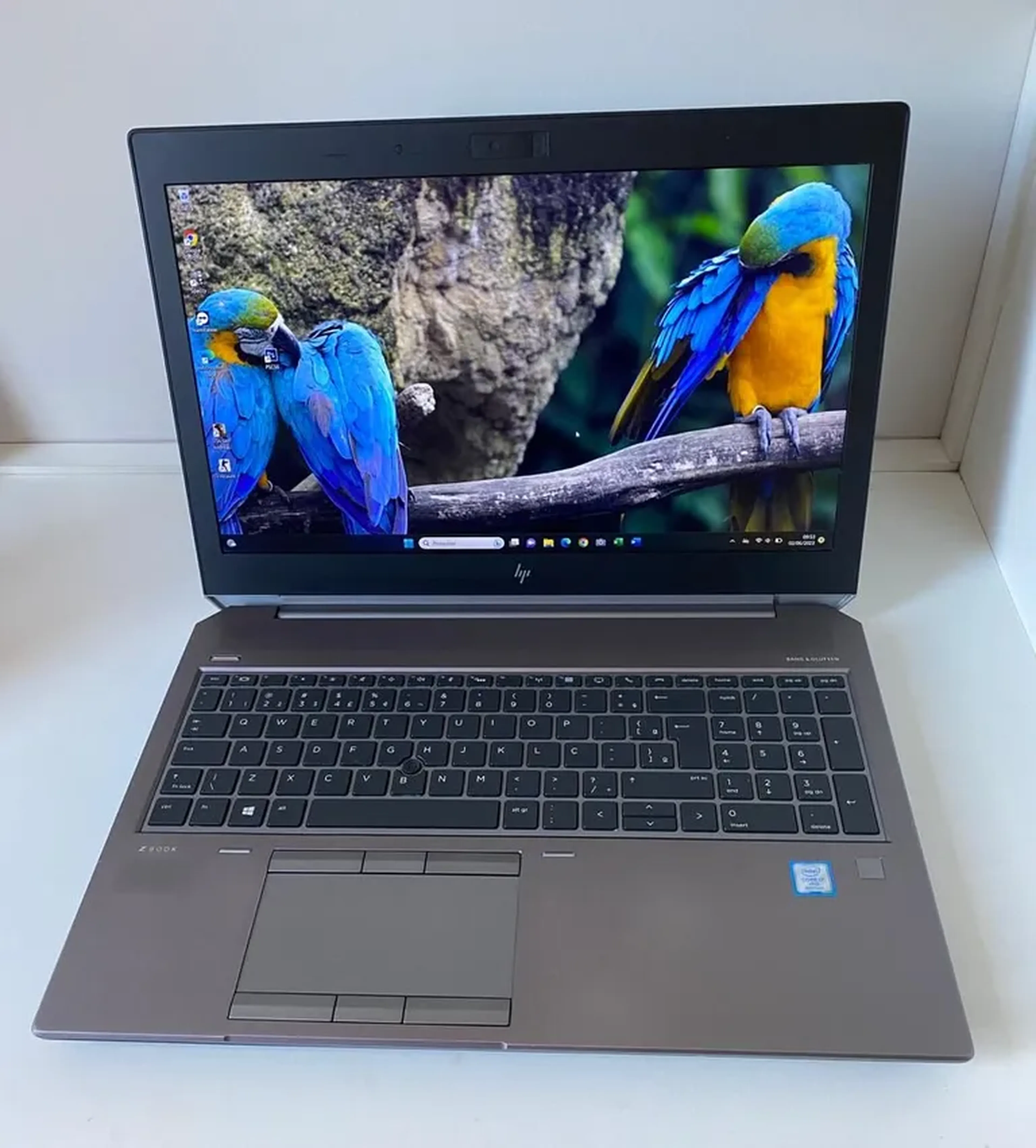 HP Zbook G5 8850H Core i7 16 Ram SSD 256 Placa de video 4GB imagem