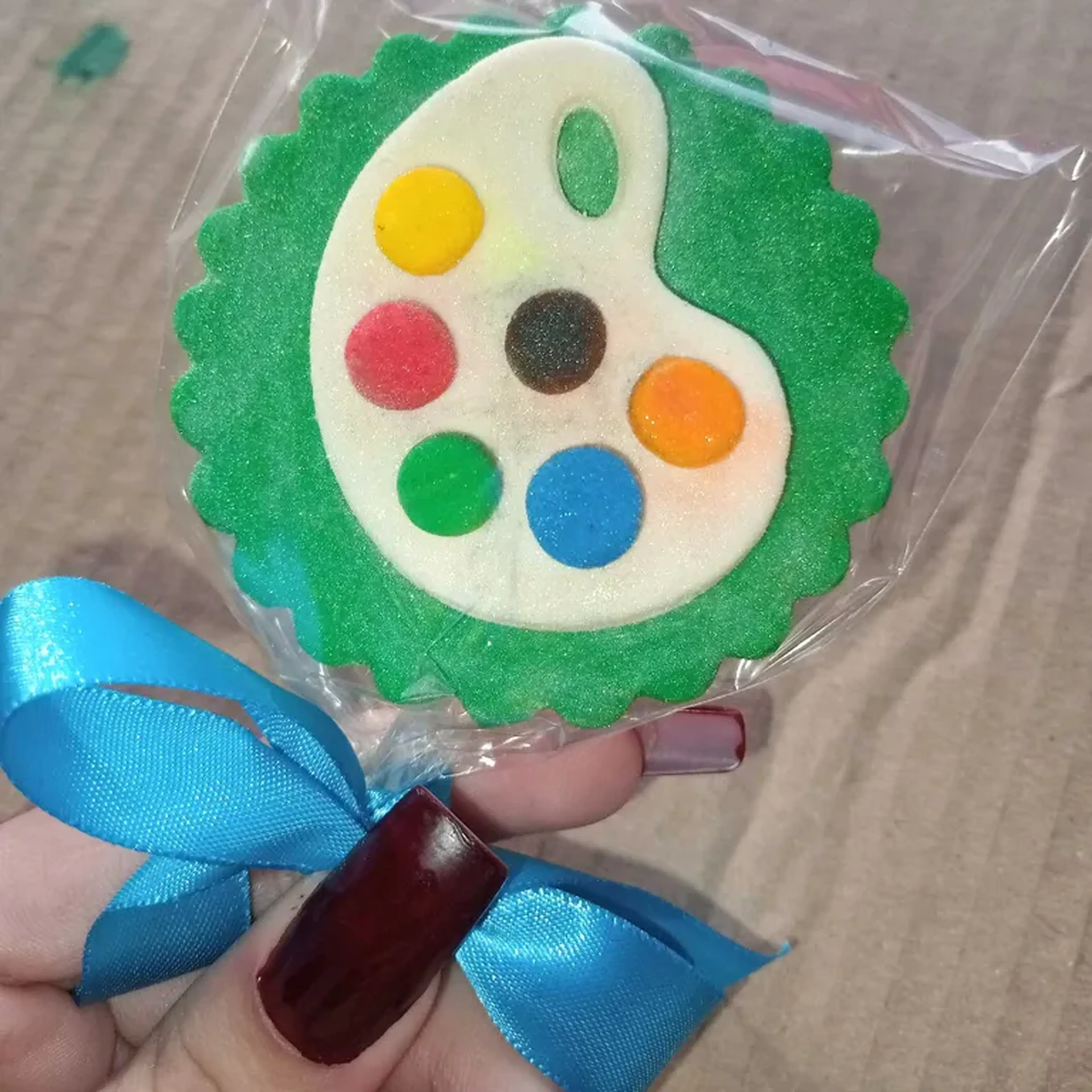 Pirulitos personalizados com pasta de ninho imagem
