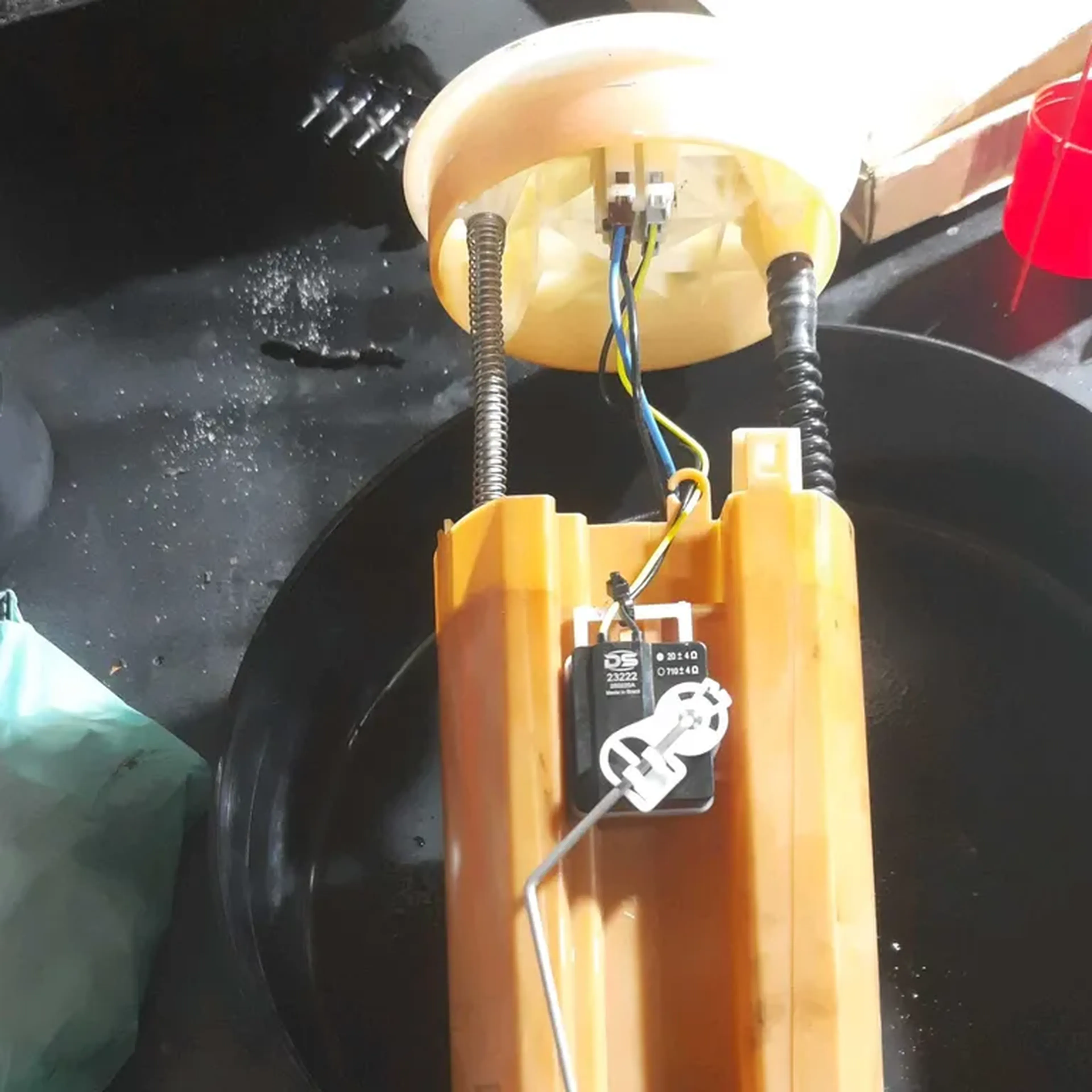 REMOVER INSTALAR SENSOR DE NIVEL imagem