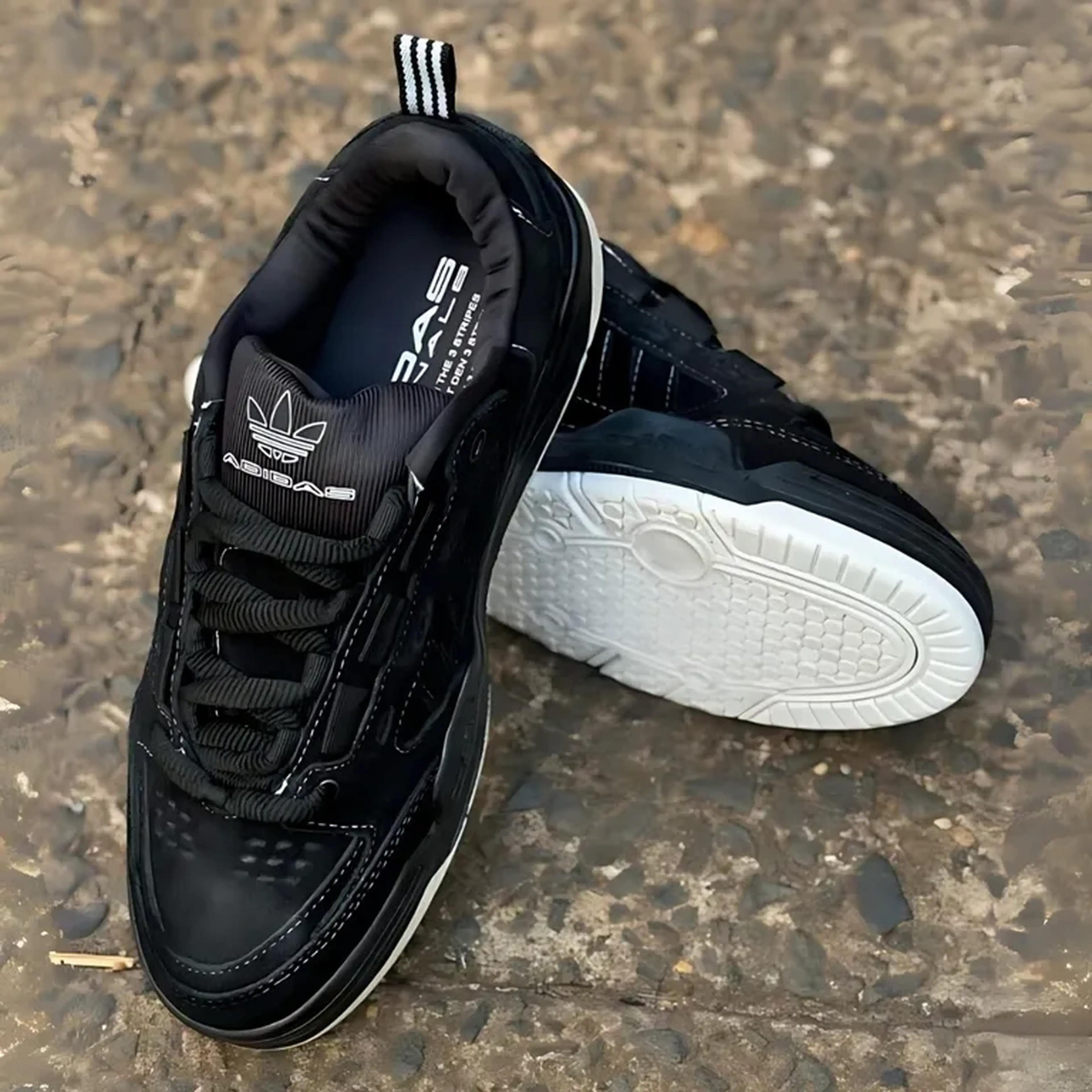 Adidas 2000 Preto-Costura Branca Premium imagem