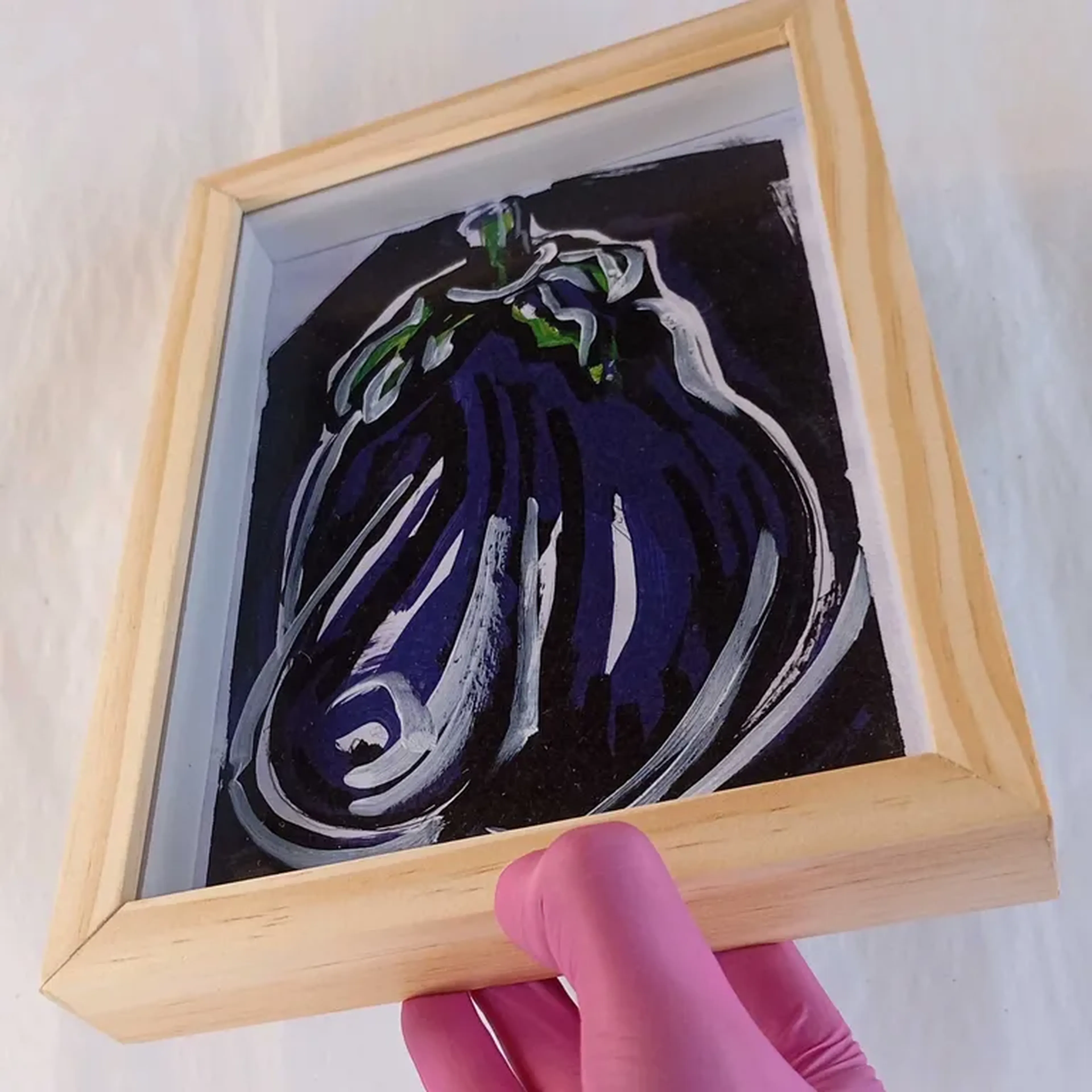 Para 5° C - An odd aubergine - 15x21 cm moldura alta imagem