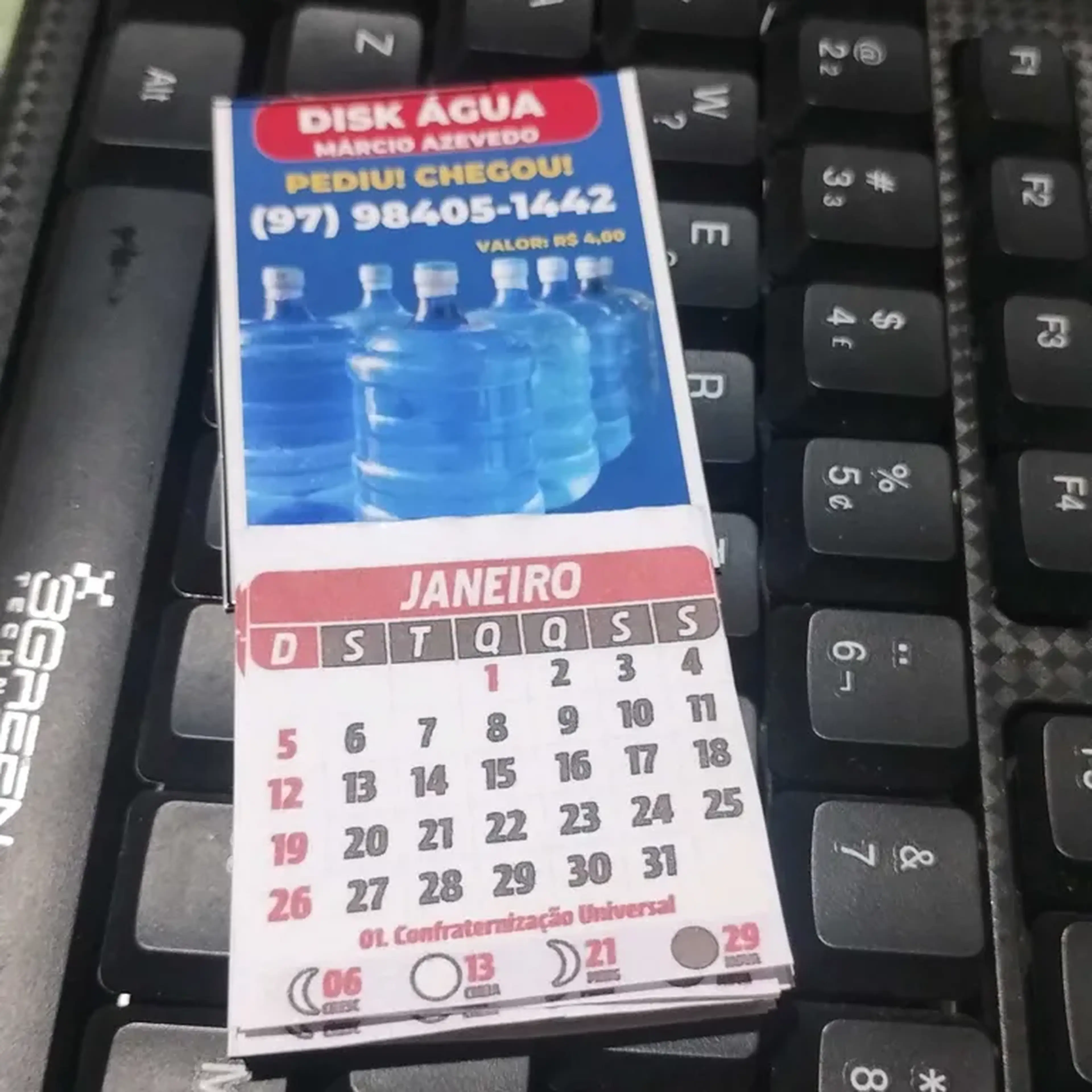mini calendário geladeira imagem