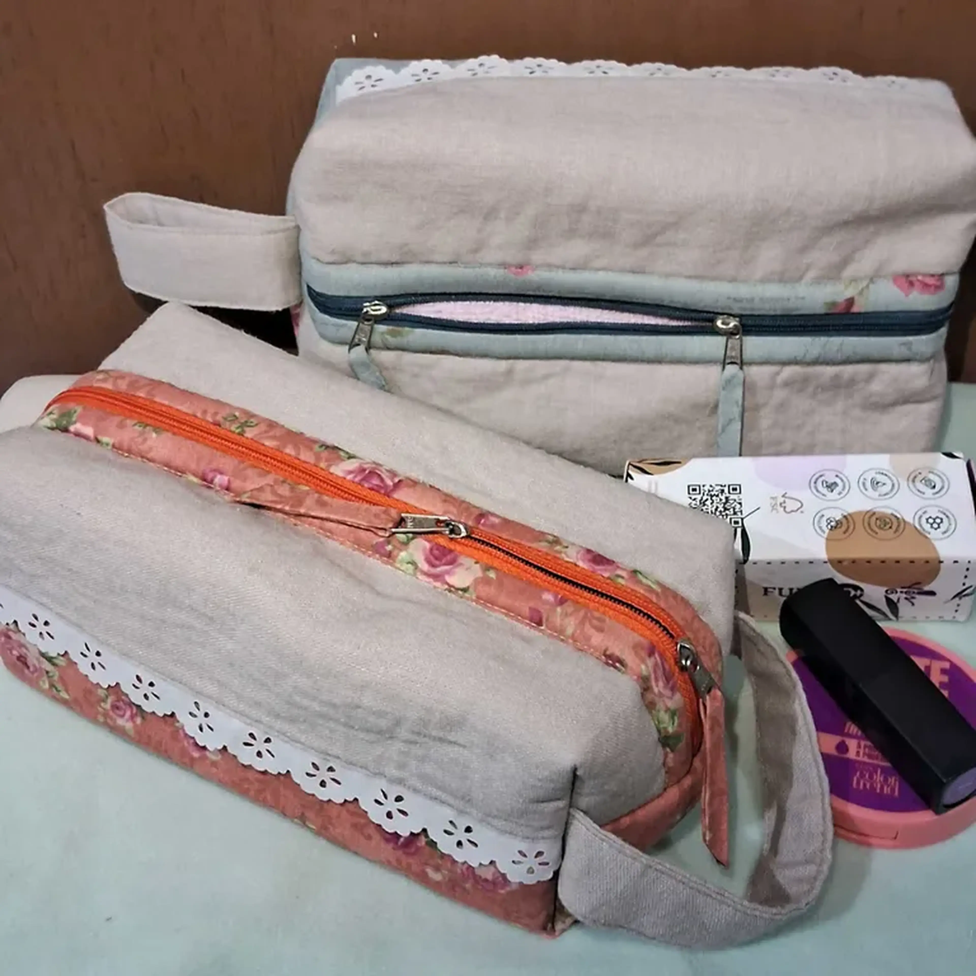 Necessaire Box Linho e Flores imagem