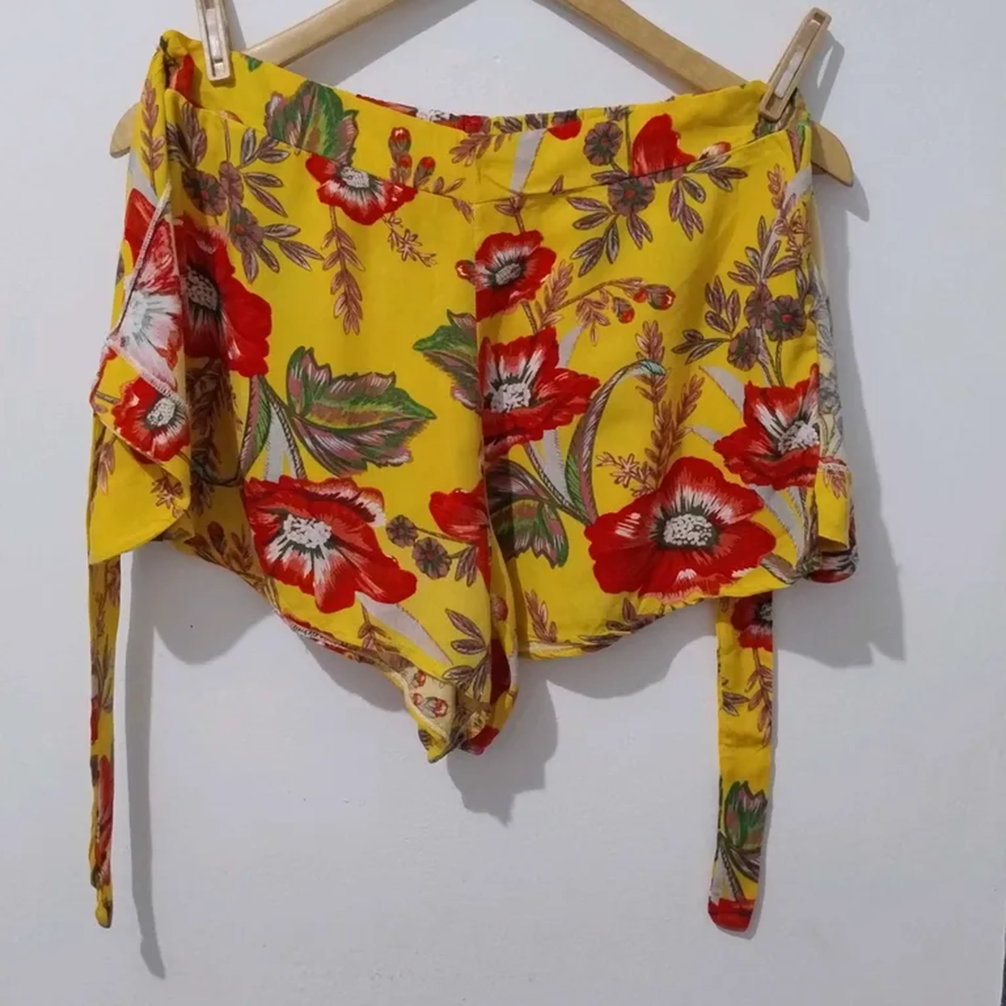 Short Saia Floral De 15%% Por 14,65 imagem