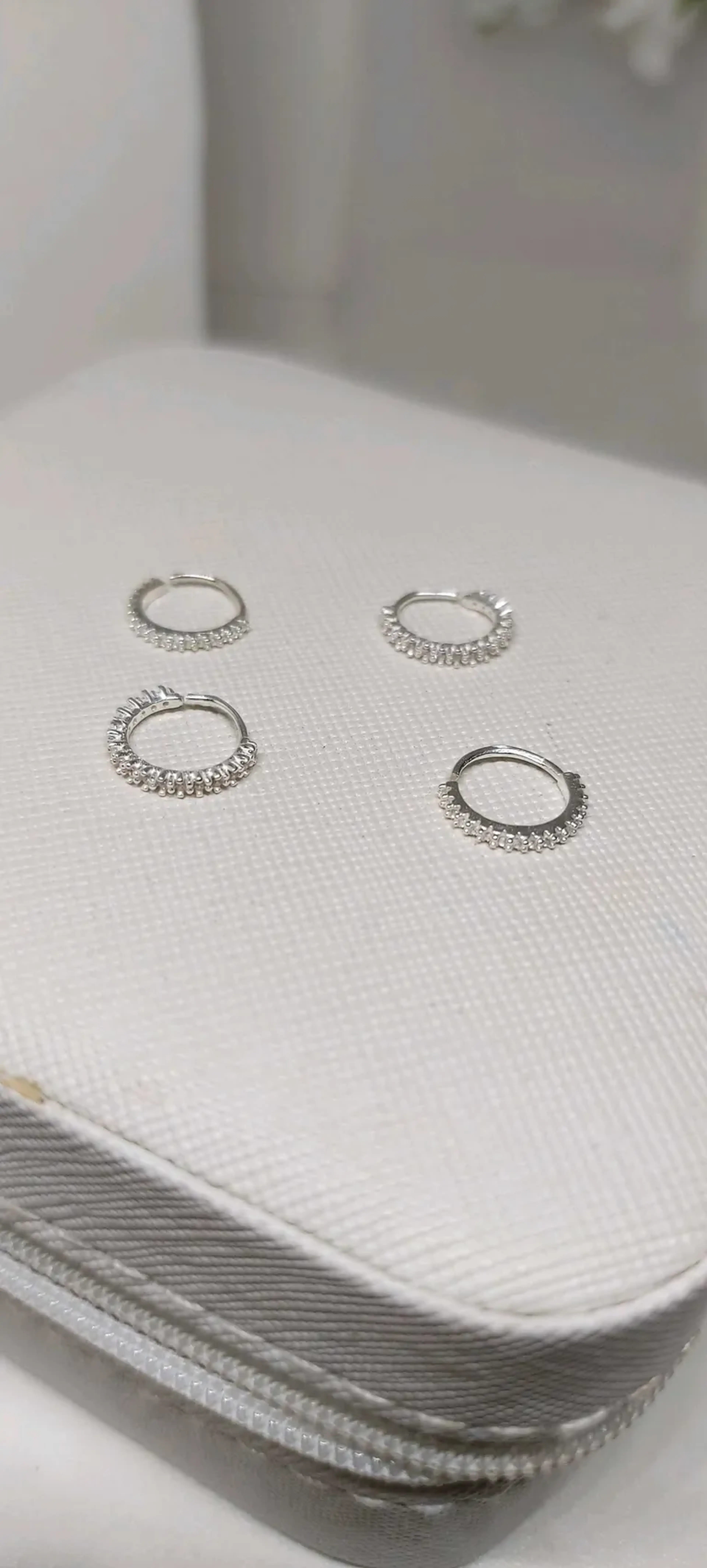 piercing nariz prata com zircone imagem