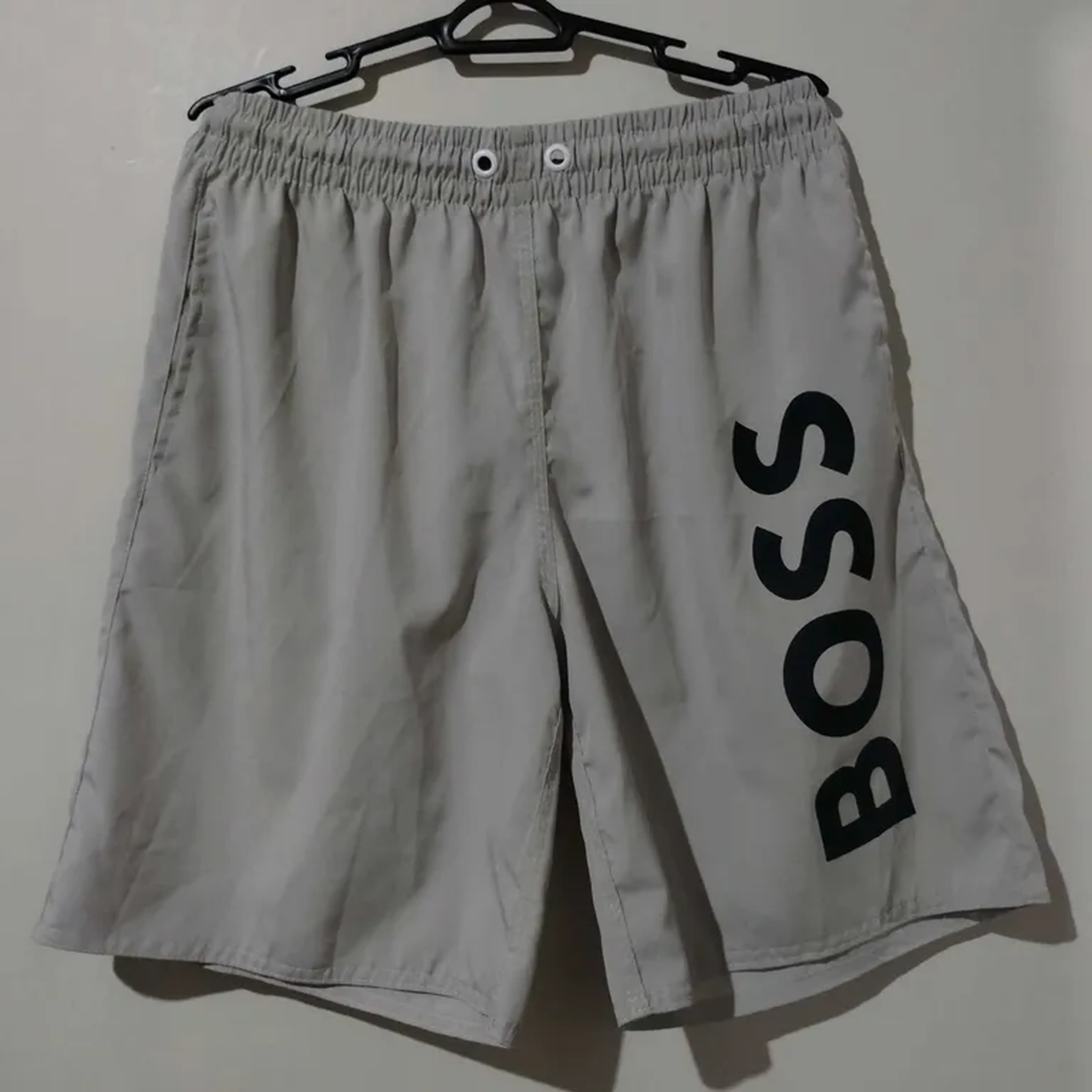 Bermuda Boss creme tam. M imagem