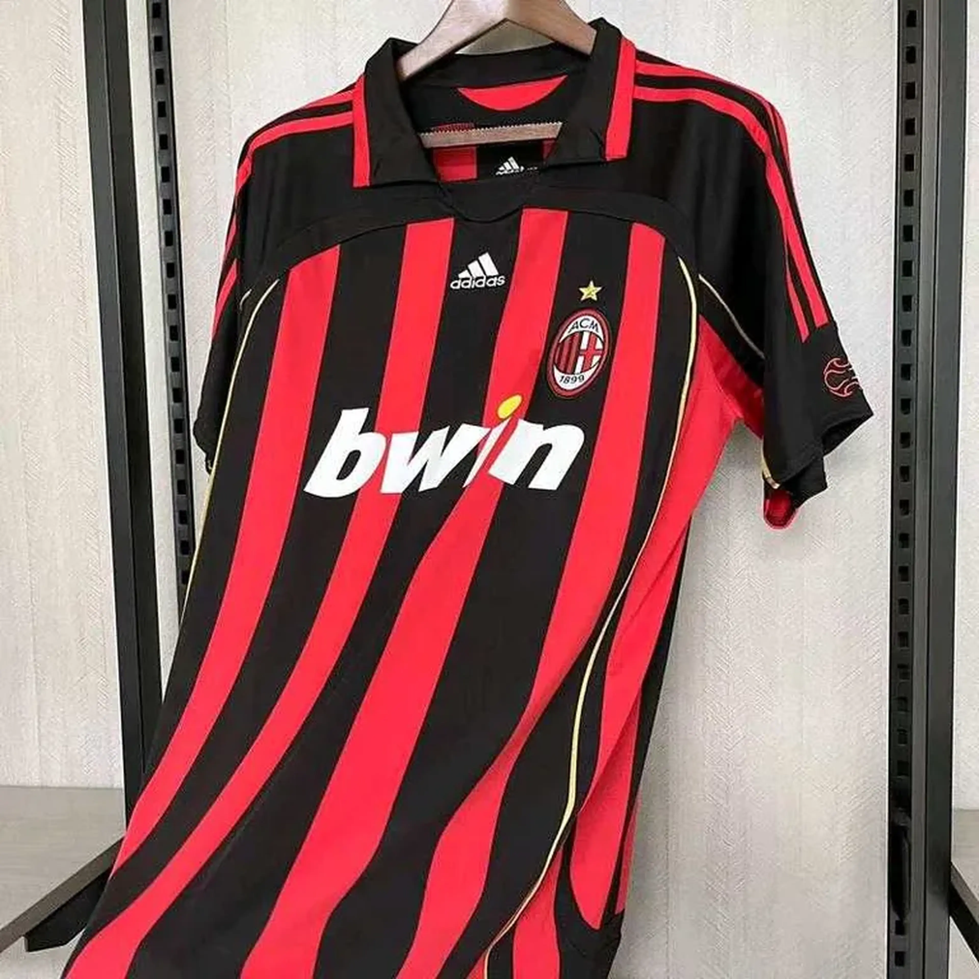 Retro 06 07 Milan home imagem