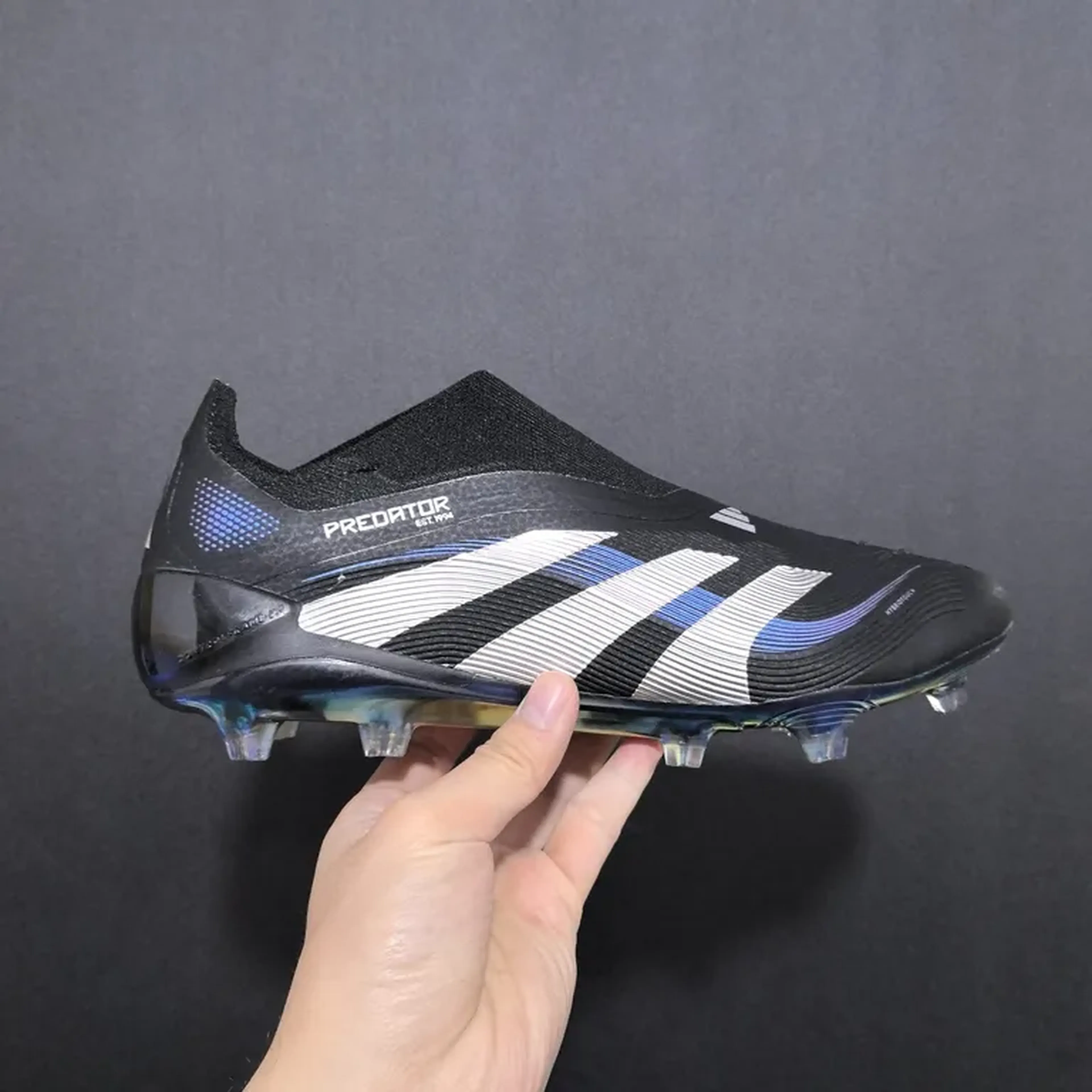 Chuteiras de Campo Adidas imagem