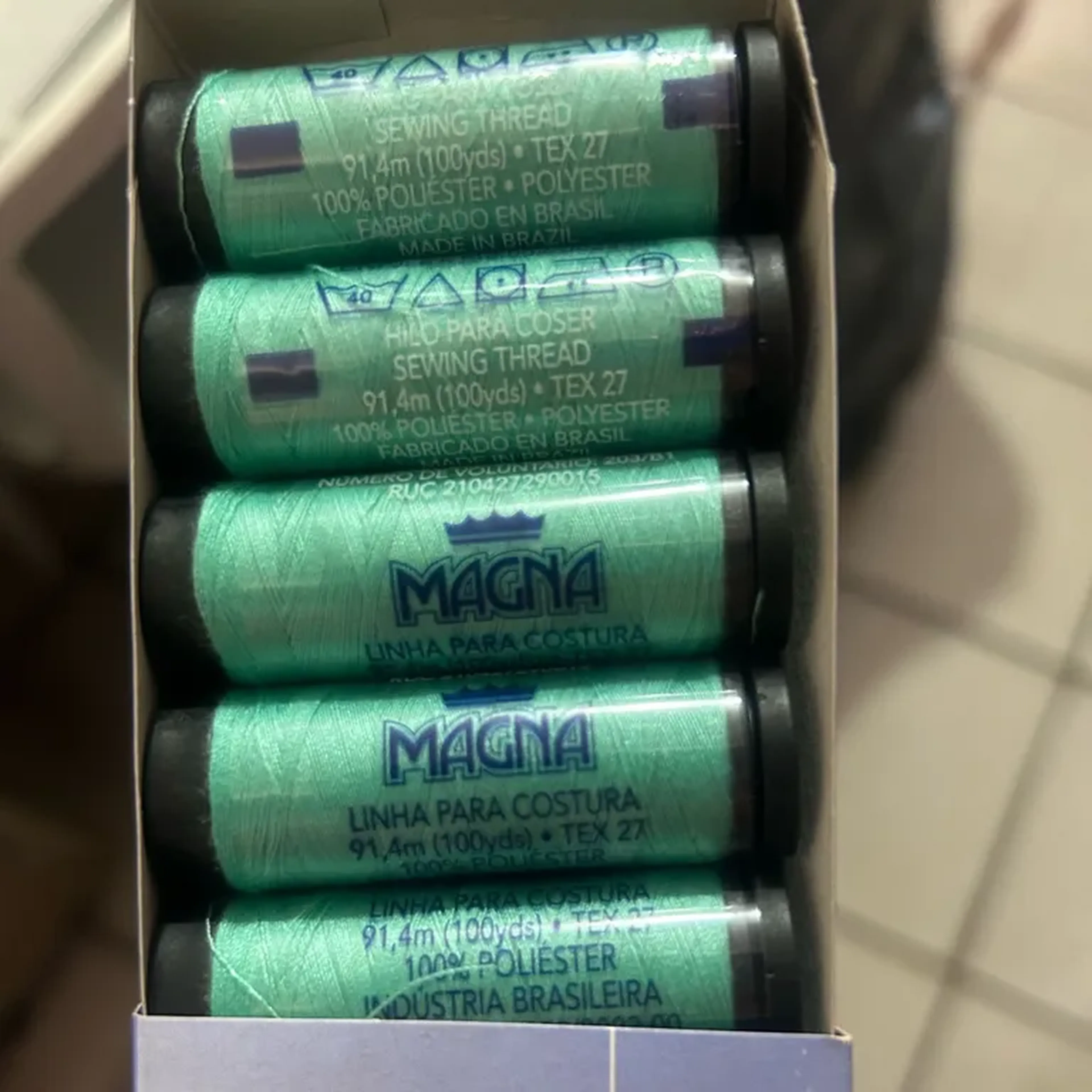 Linha de costura pequena 91,4m imagem