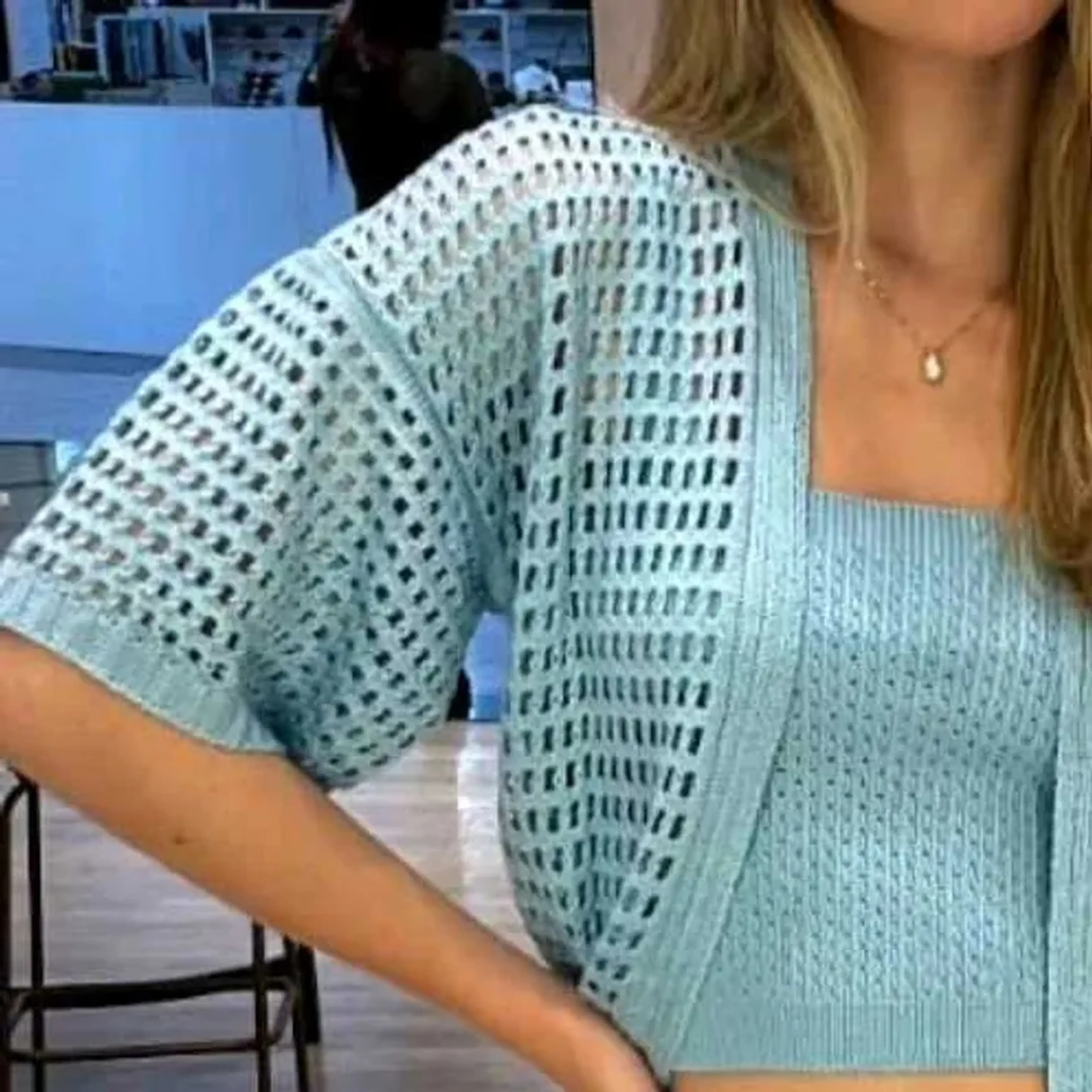 Casaqueto de Tricot vazado imagem