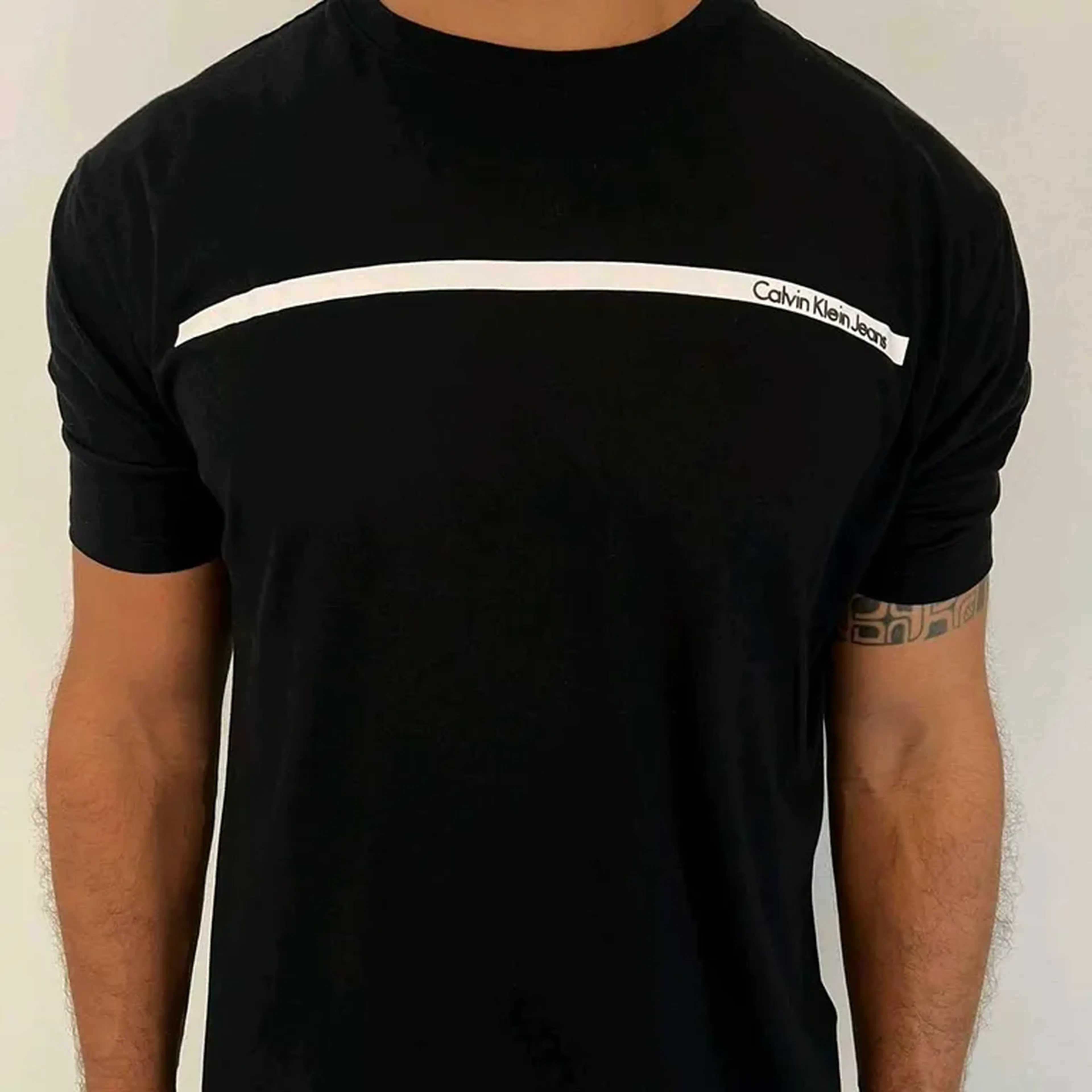 Camiseta C Klein lista preta P imagem