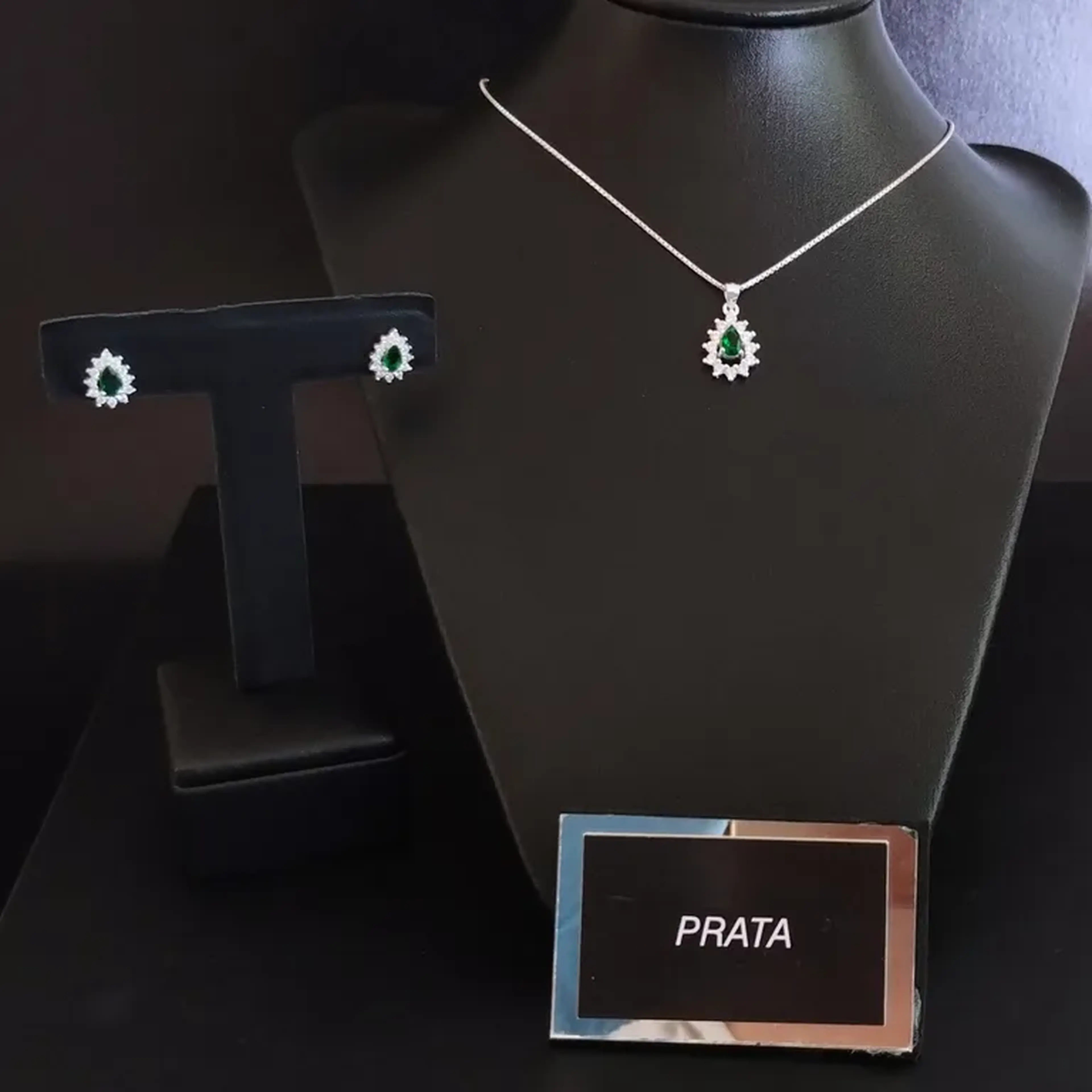 Colar de Prata 925 de Gota esmeralda com zircônias cravadas imagem