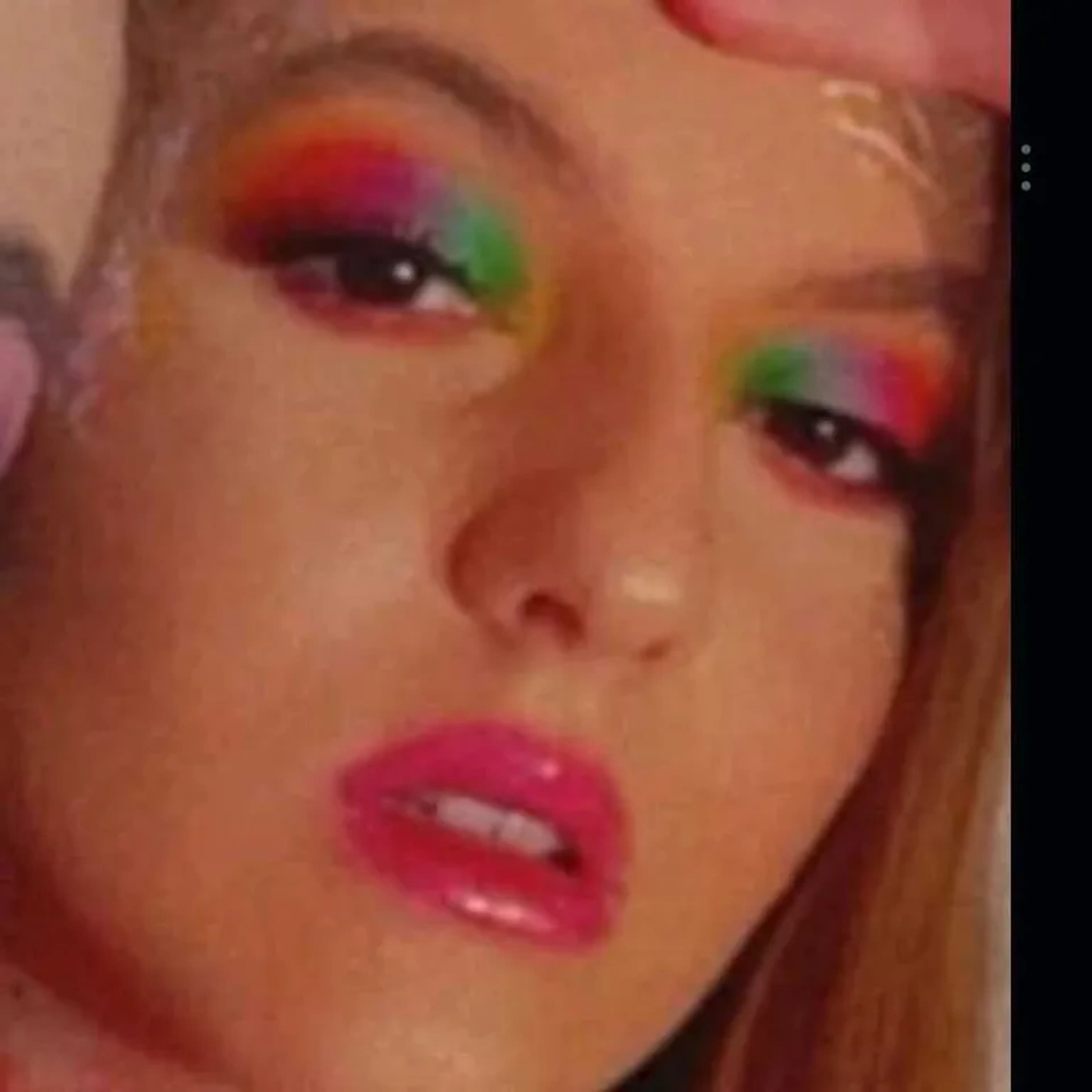 Maquiagem colorida imagem