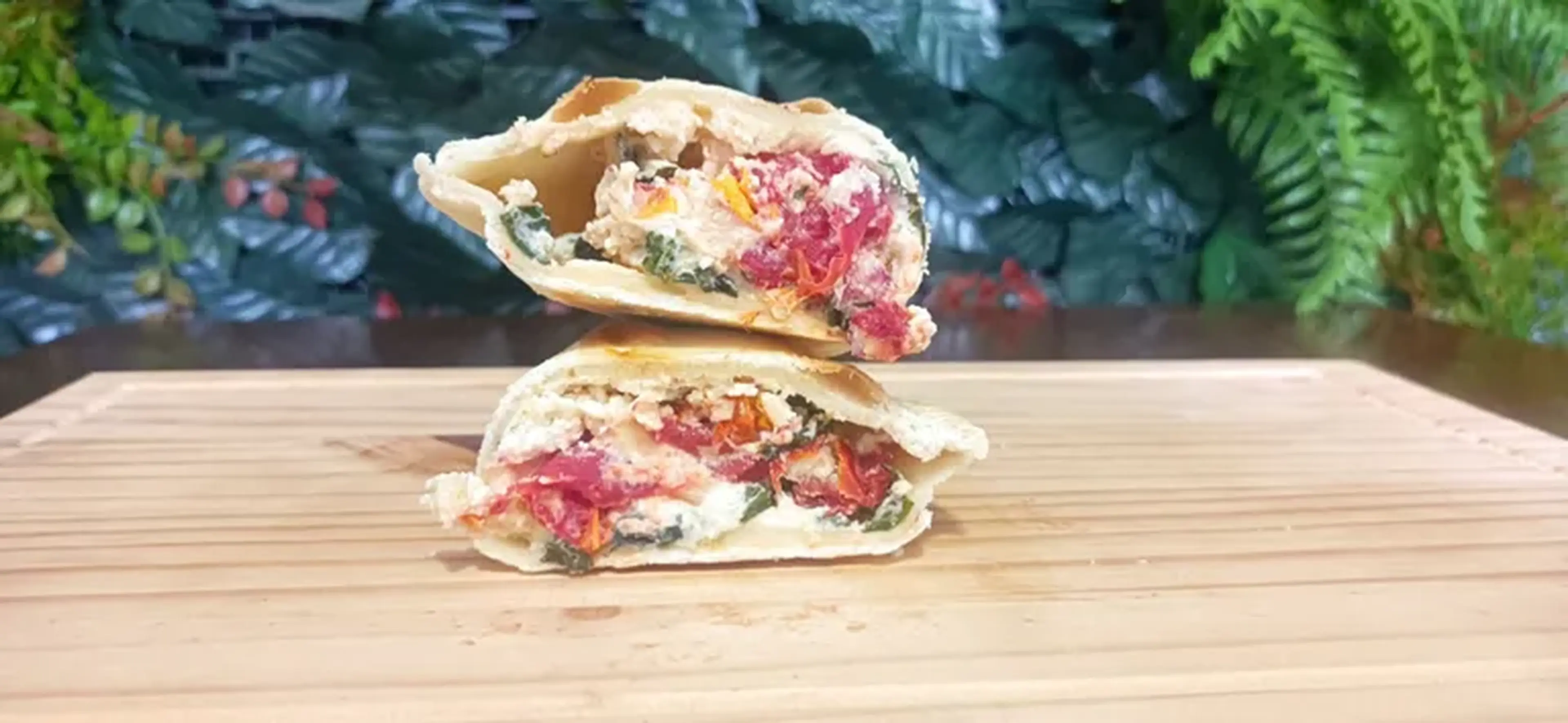 Empanada Espinafre com ricota tomate seco imagem