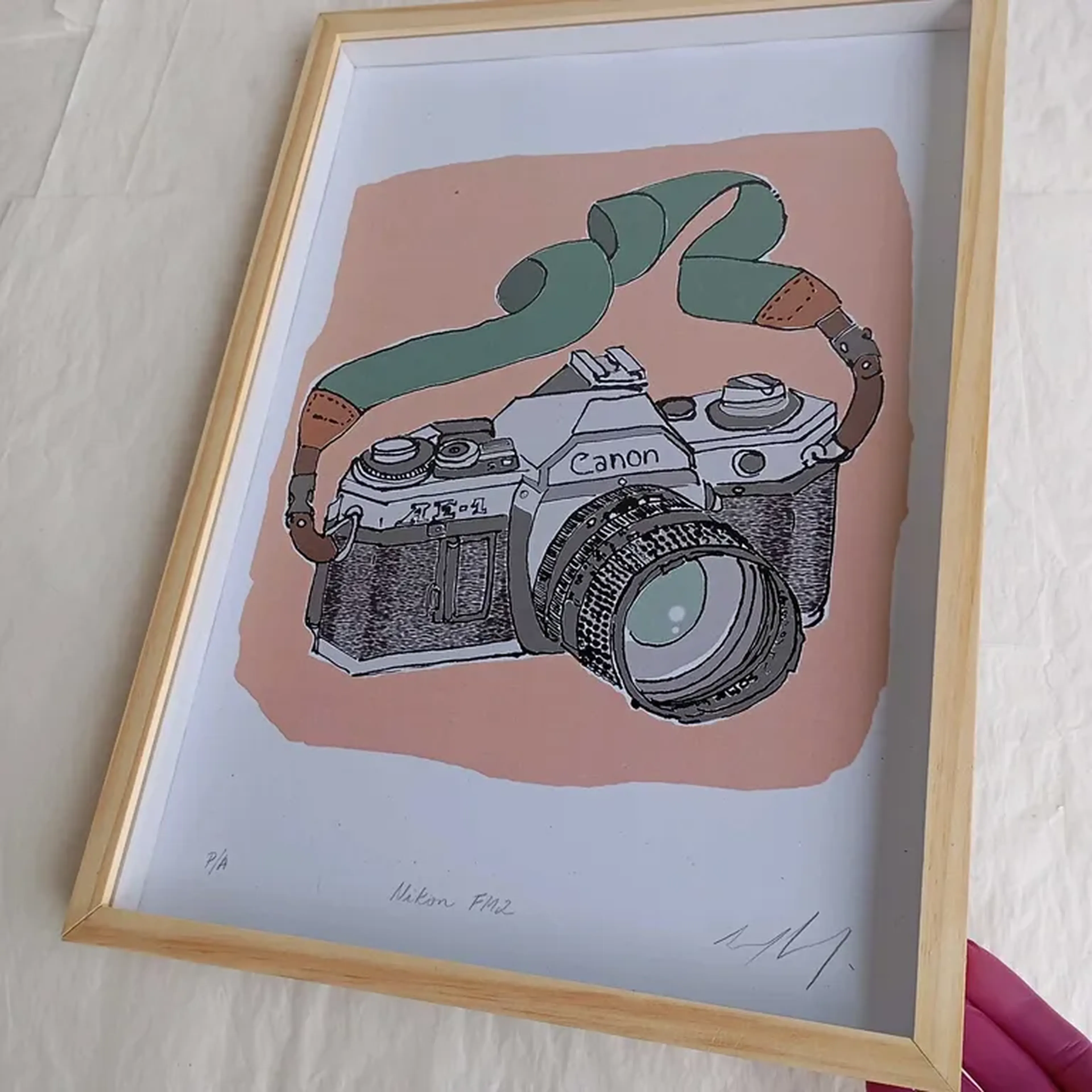 We Love Cameras - Canon AE1 - 30x42 cm moldura alta imagem